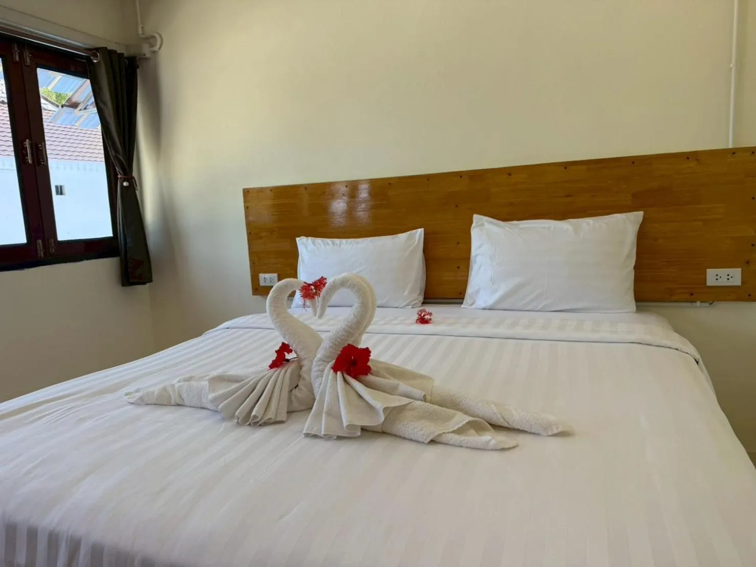 Photo of the whole room, Bed in Mookboonchu Guesthouse ,Kohmook Trang