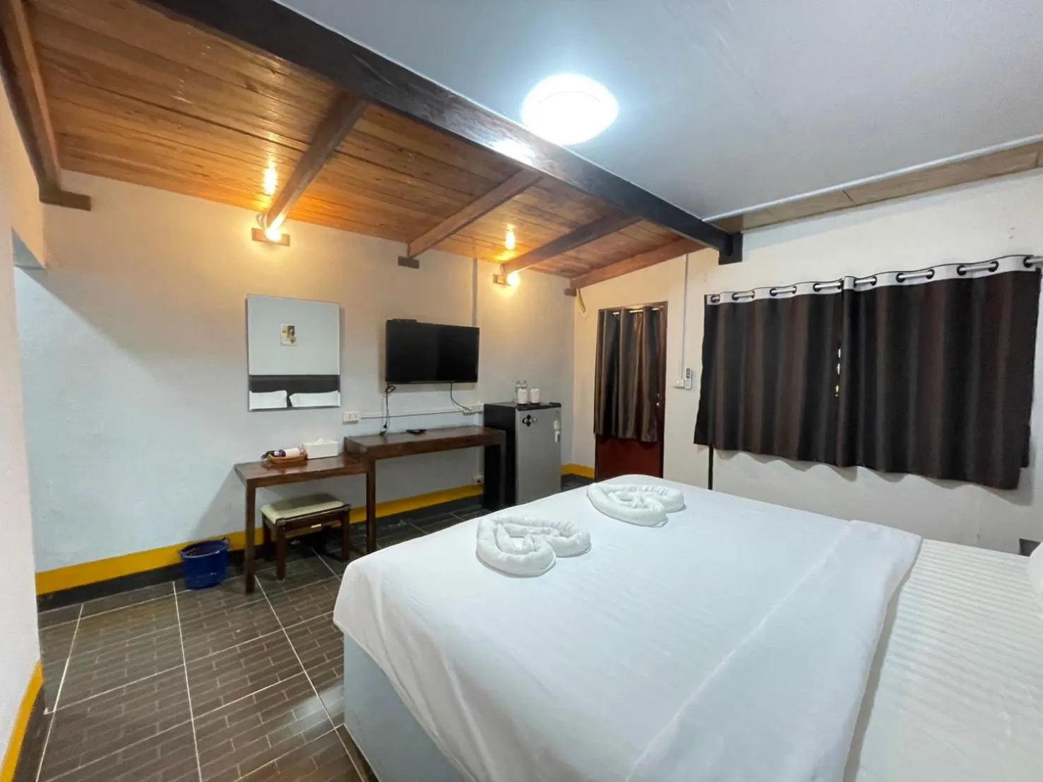 Bedroom, Bed in Mookboonchu Guesthouse ,Kohmook Trang