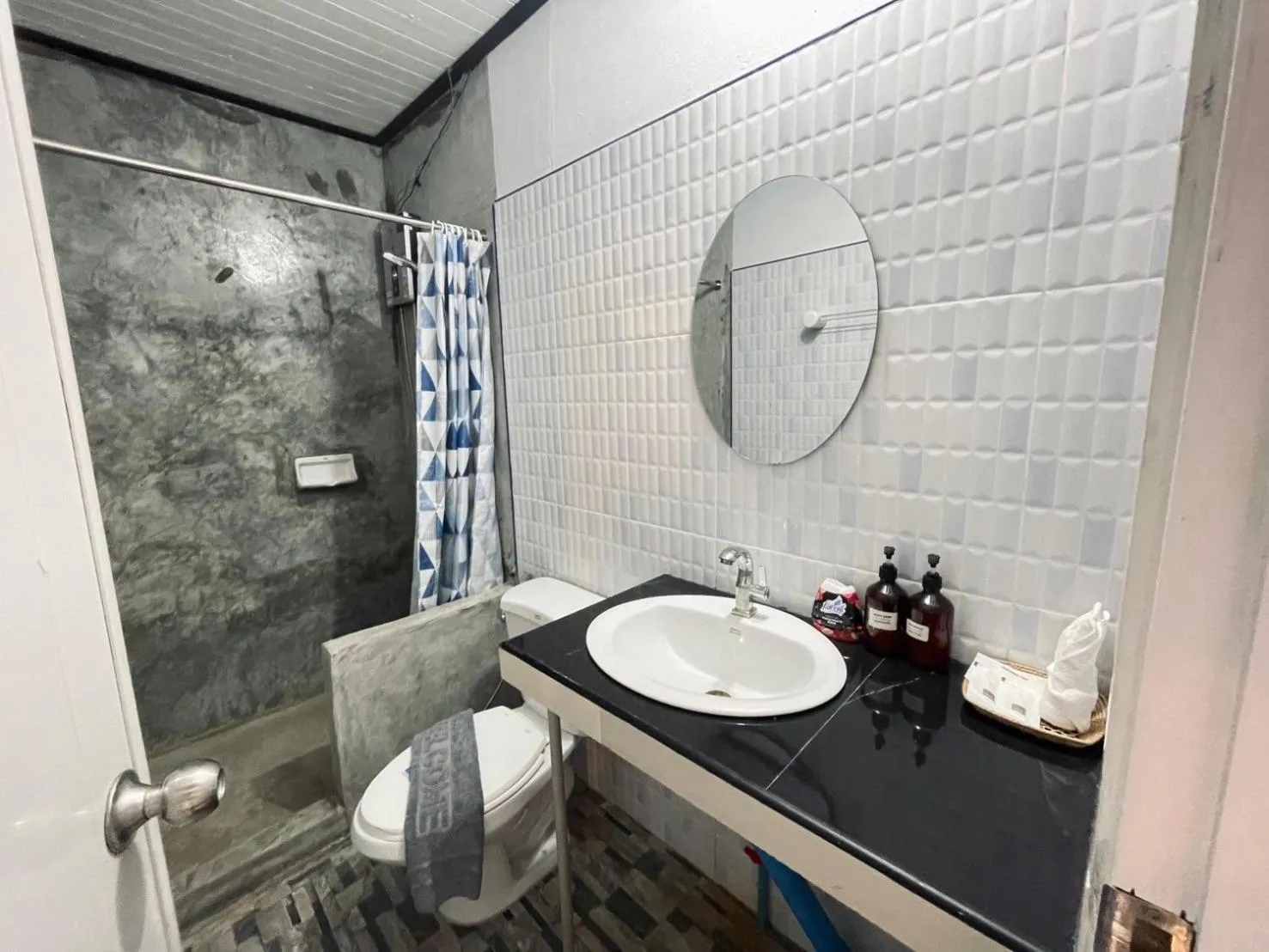 Bathroom in Mookboonchu Guesthouse ,Kohmook Trang