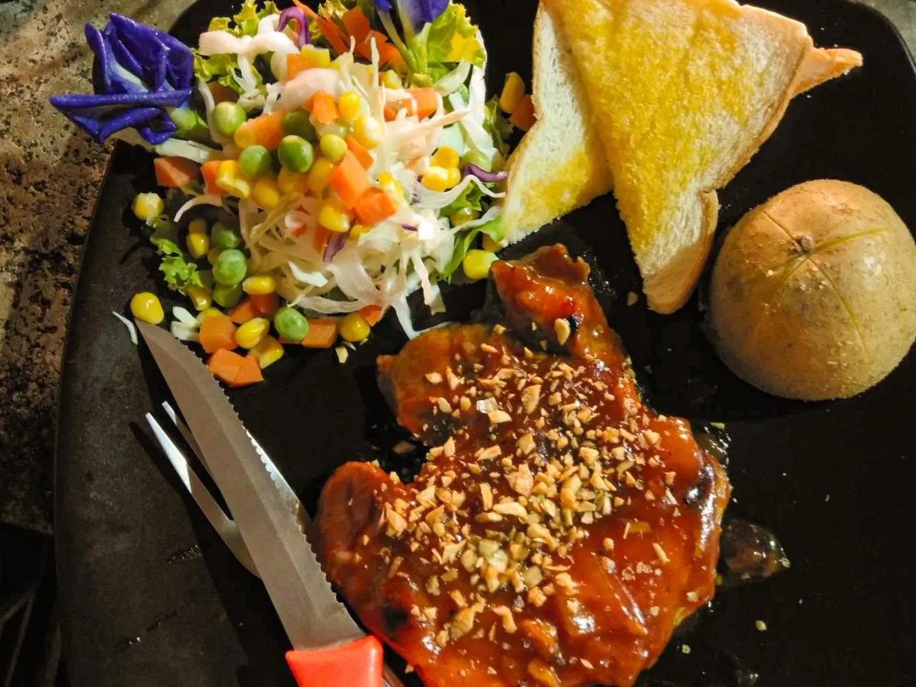 BBQ facilities in Mookboonchu Guesthouse ,Kohmook Trang