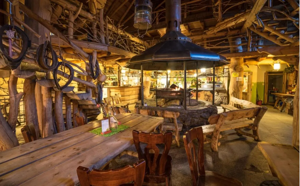 Restaurant/places to eat in Schronisko Bukowa Chata