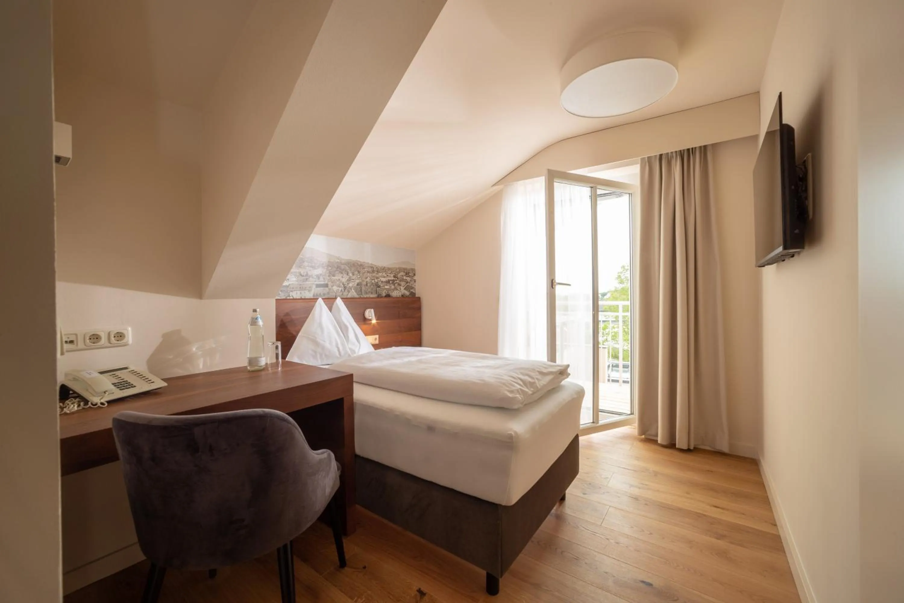 Bedroom, Bed in Hotel-Restaurant Allmer