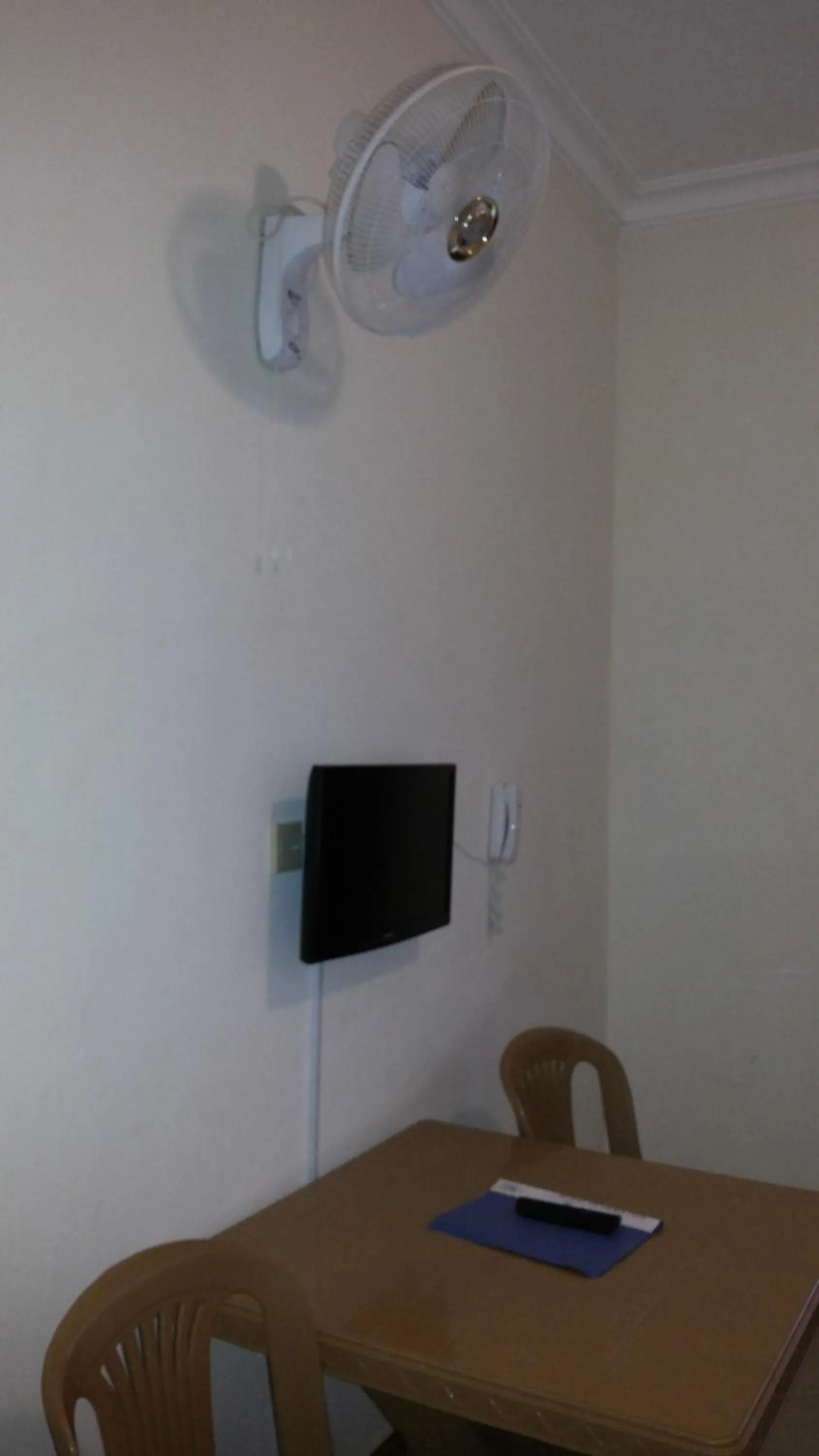 TV and multimedia in MakanHill Resort Hotel