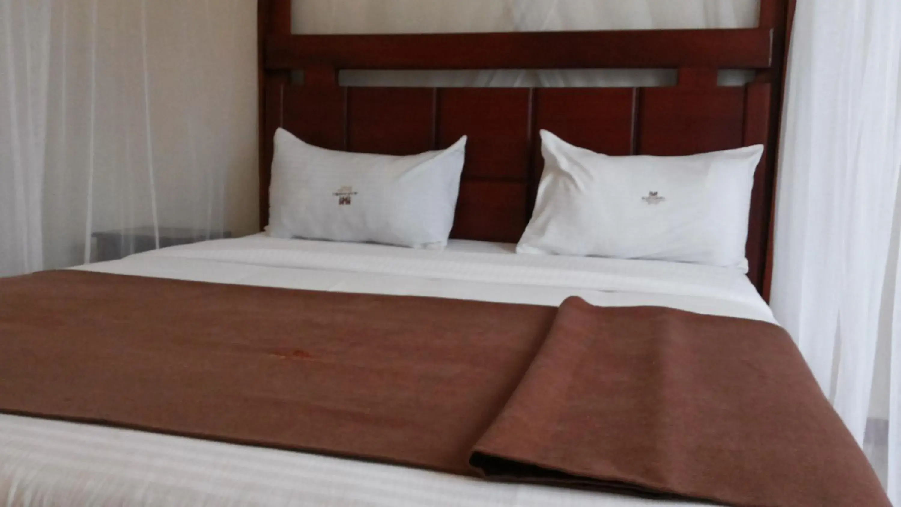 Deluxe Double Room in MakanHill Resort Hotel Deluxe Double Room in MakanHill Resort Hotel