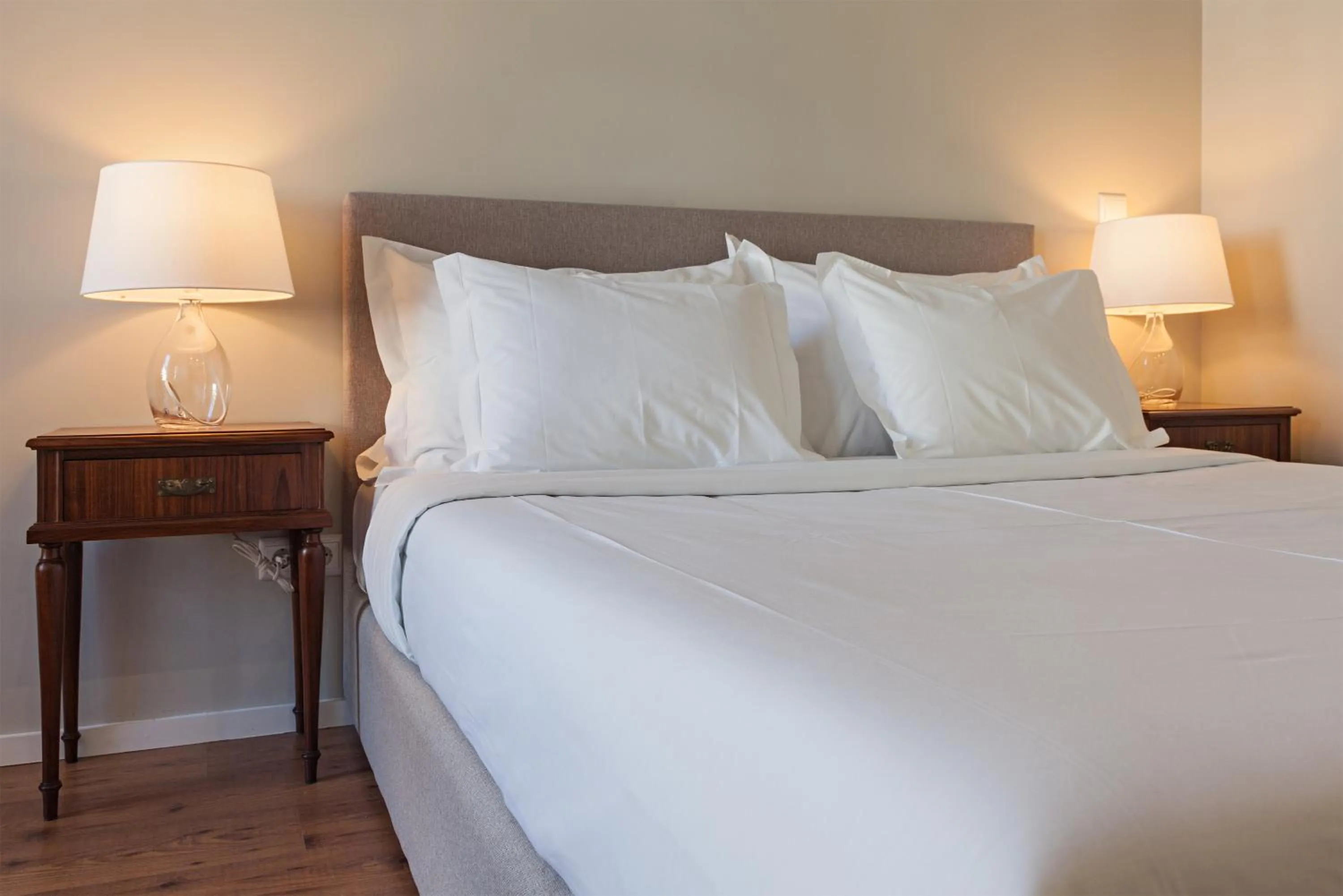 Bed in B The Guest Downtown