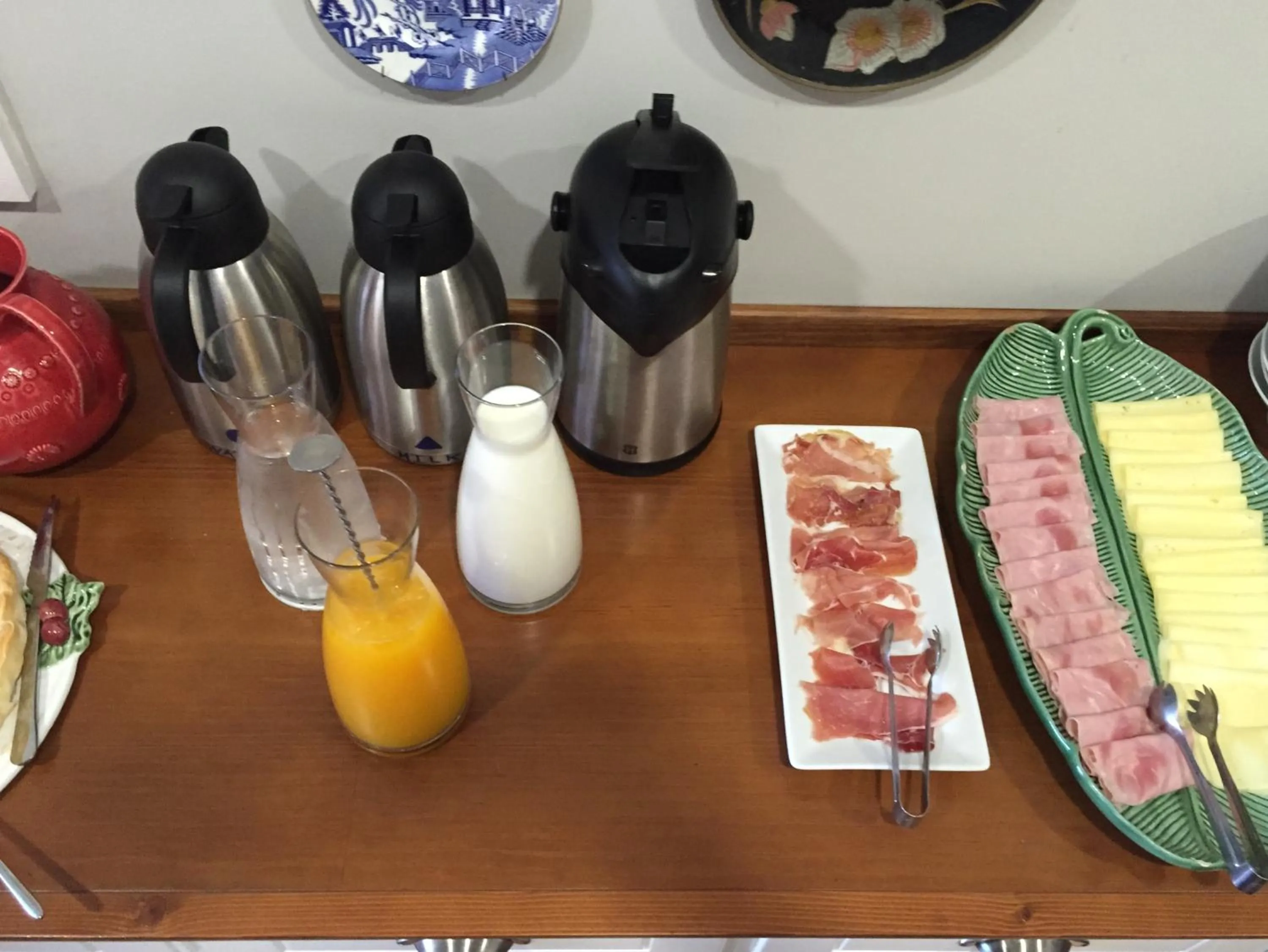 Breakfast in B The Guest Downtown