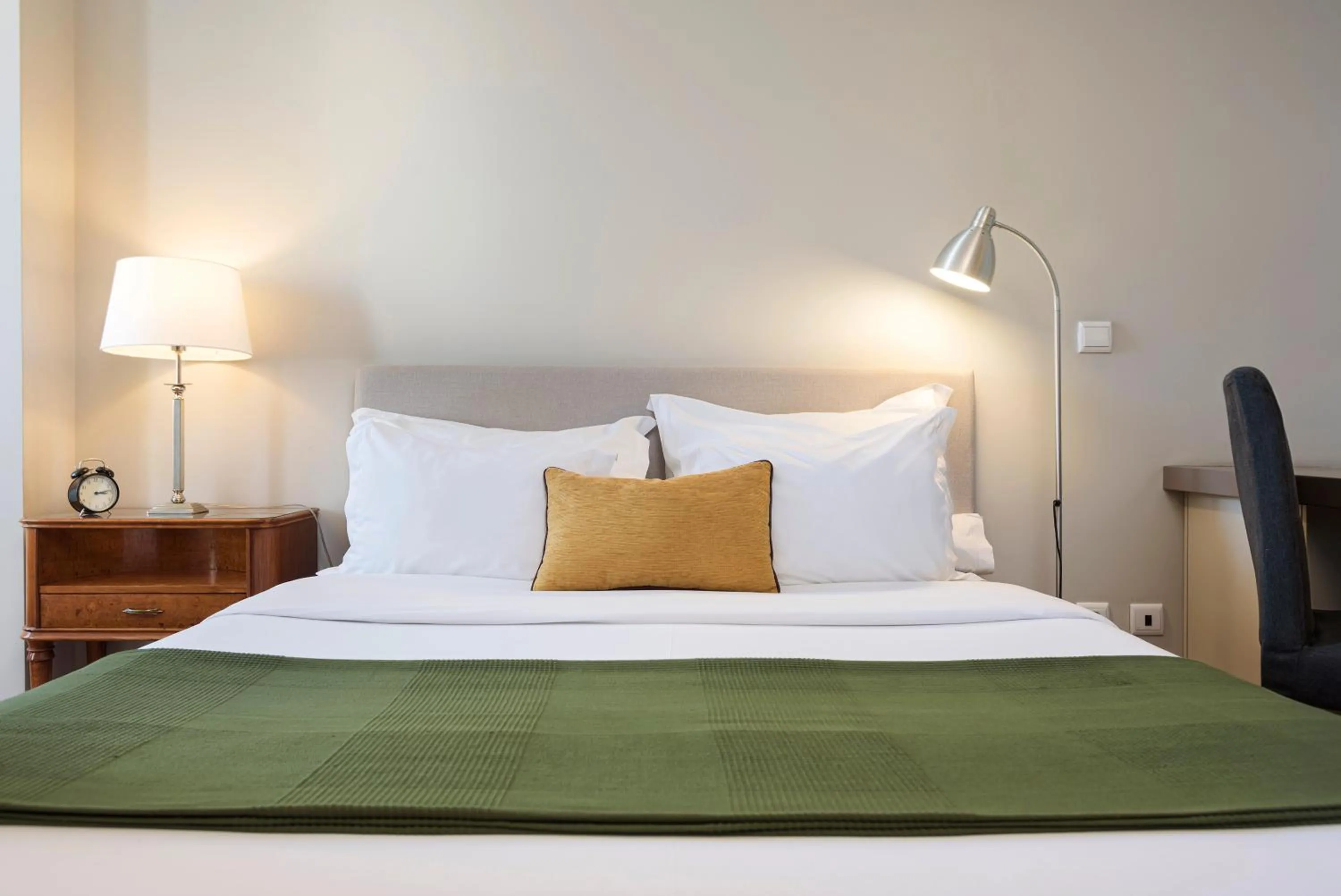 Bedroom, Bed in B The Guest Downtown