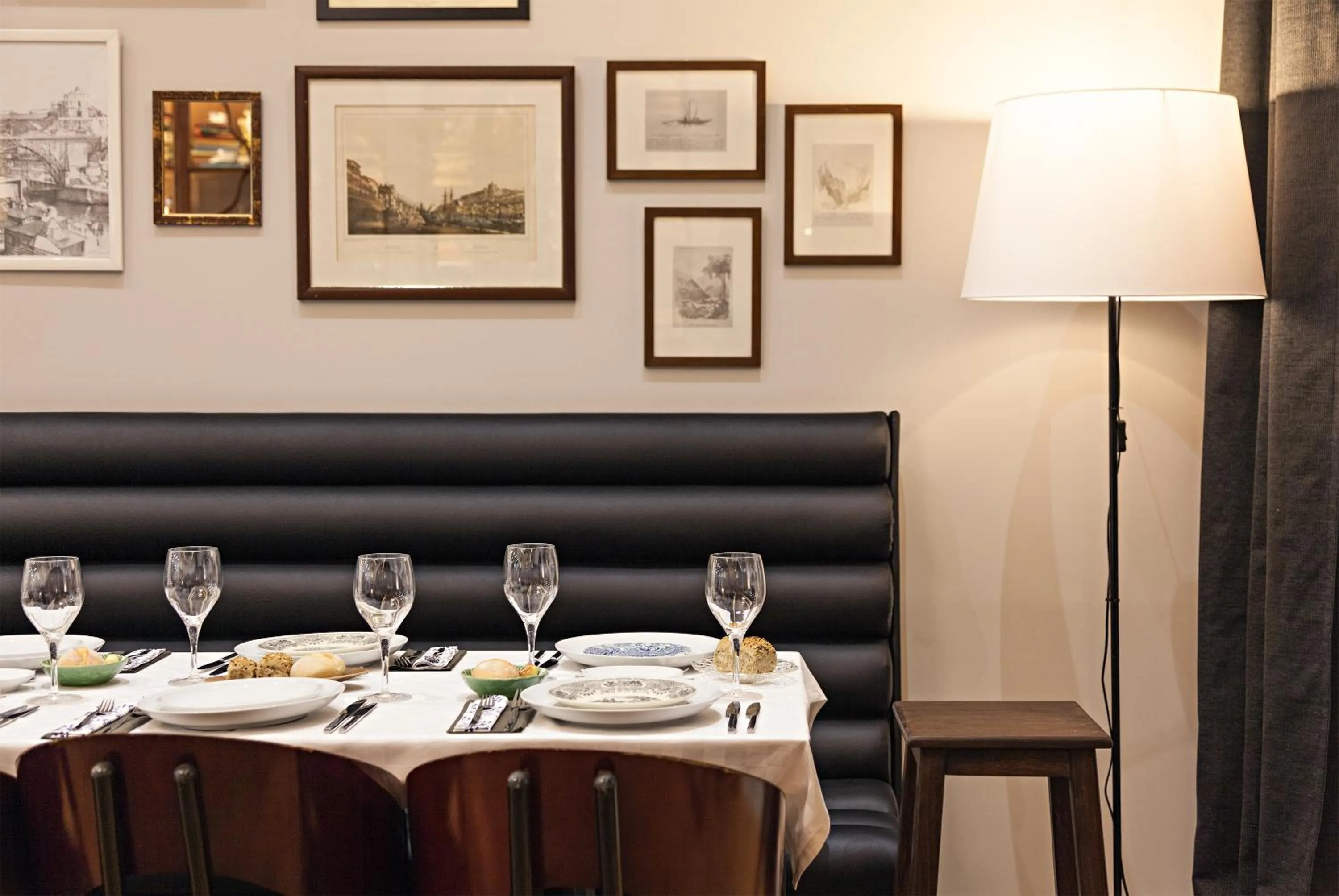 Restaurant/places to eat in B The Guest Downtown