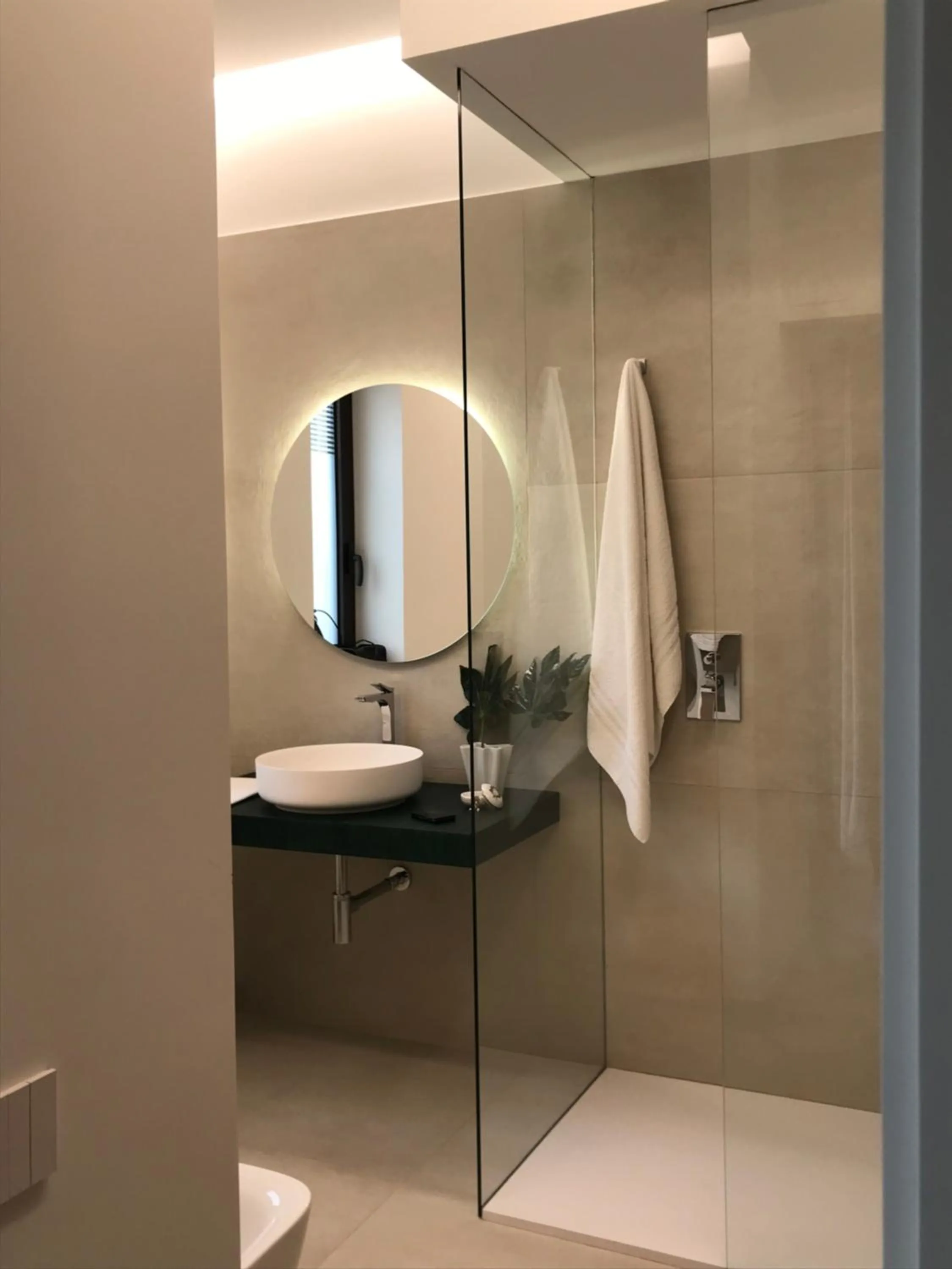 Shower in La Fucina di Vulcano