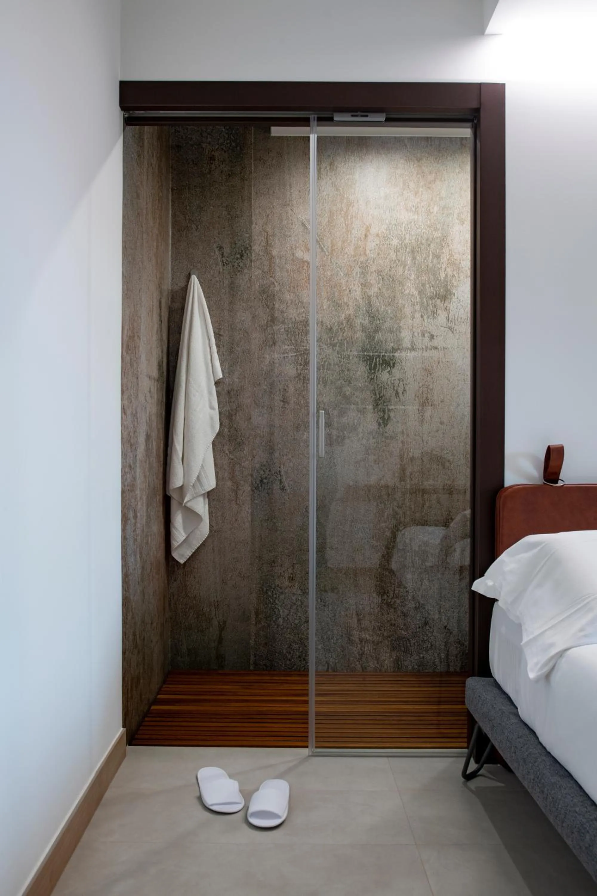 Shower, Bed in La Fucina di Vulcano