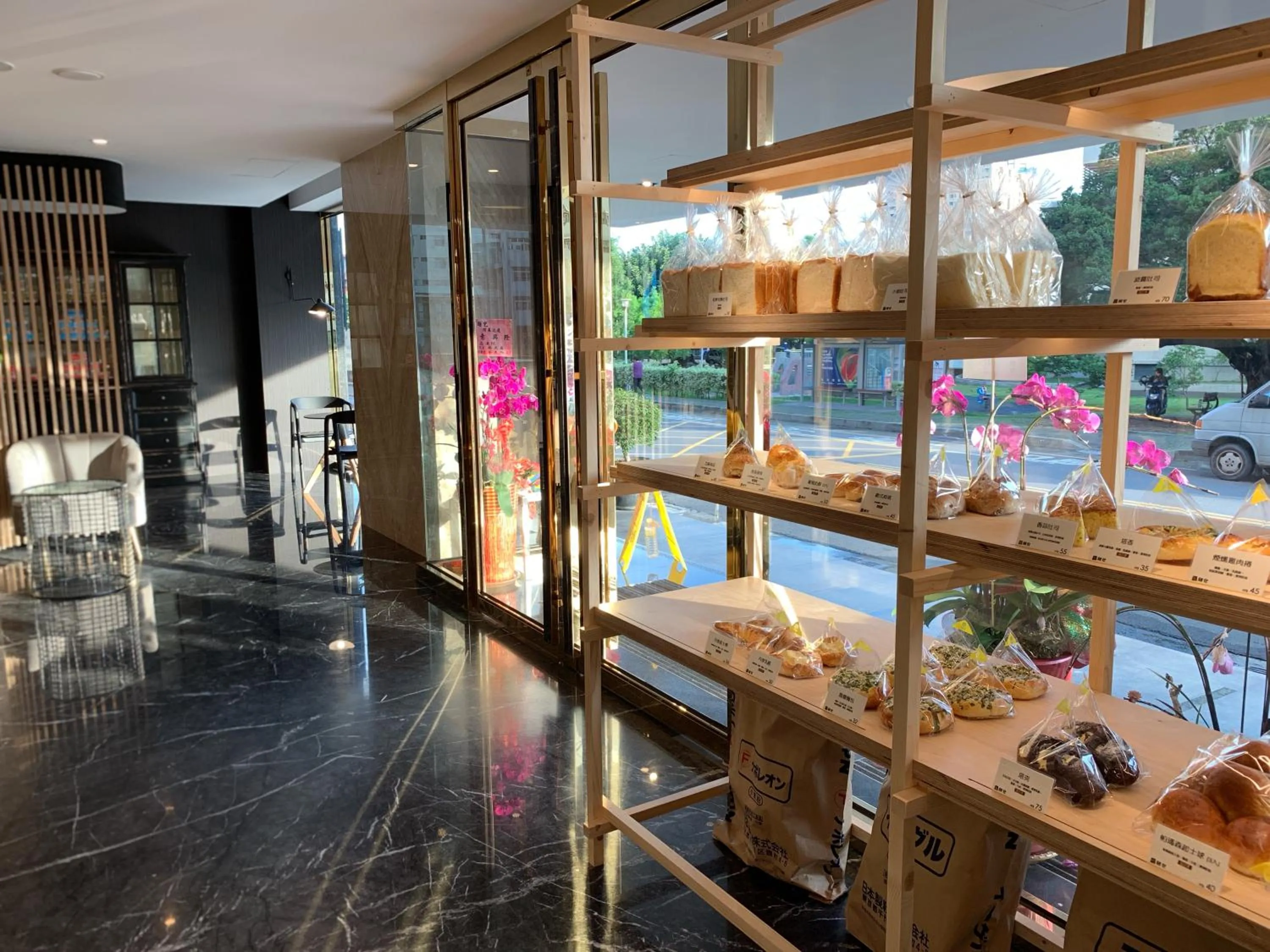 Seating area in Talmud Hotel Taichung