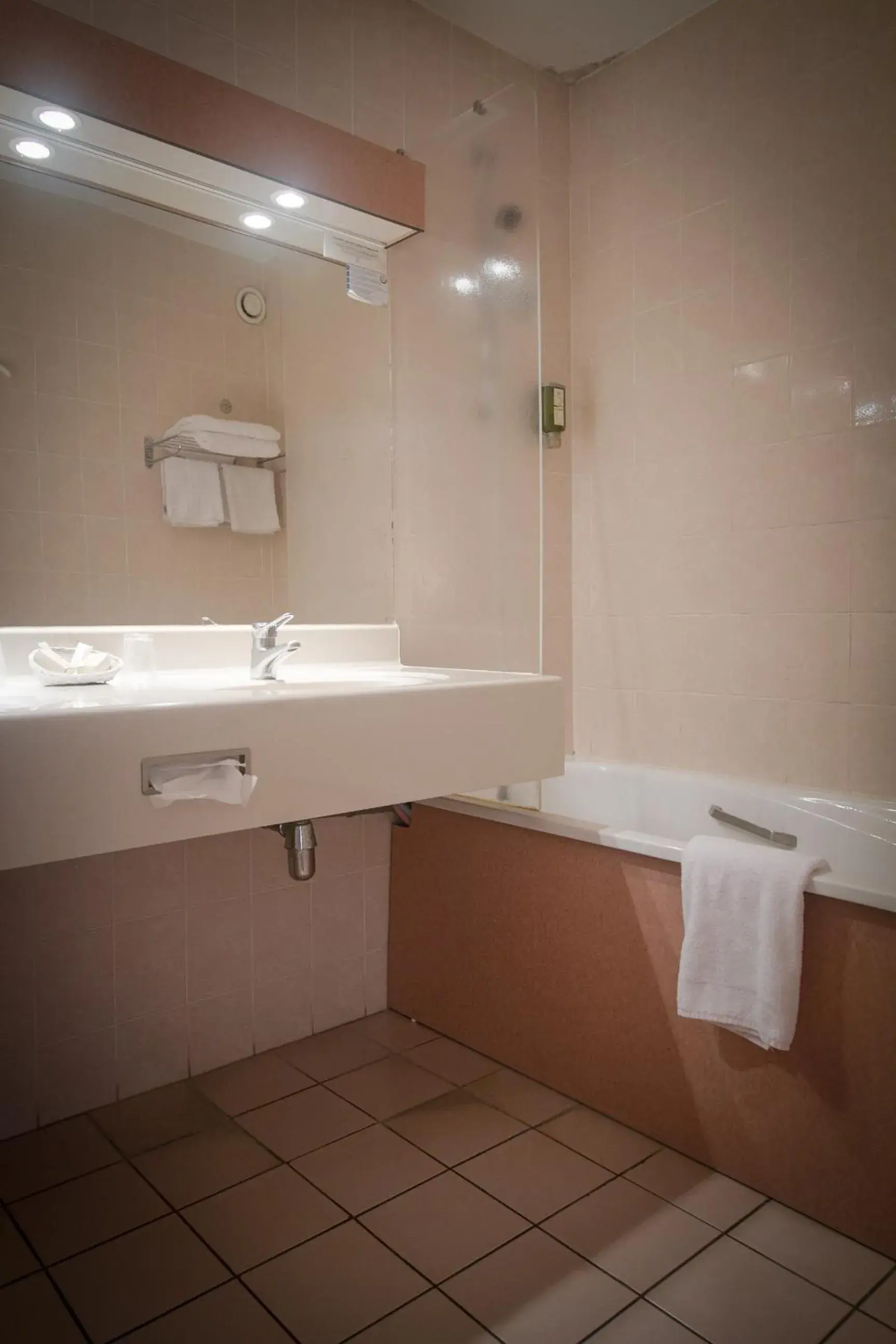 Comfort Double or Twin Room in Logis L'Ermitage Hôtel & Restaurant Comfort Double or Twin Room in Logis L'Ermitage Hôtel & Restaurant