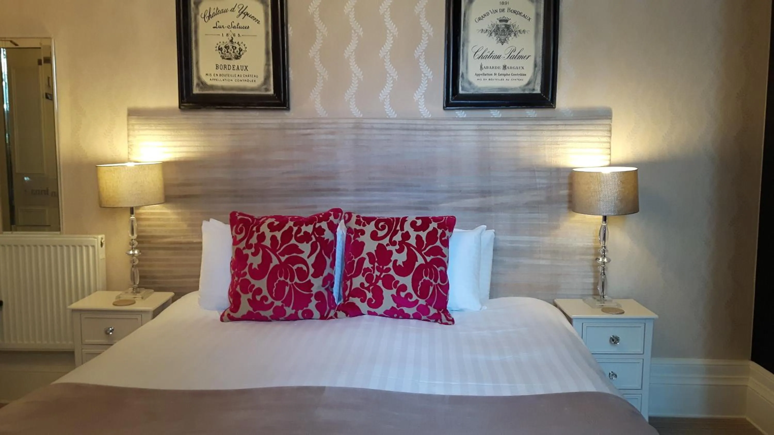 Bedroom, Bed in The Ambassador Townhouse