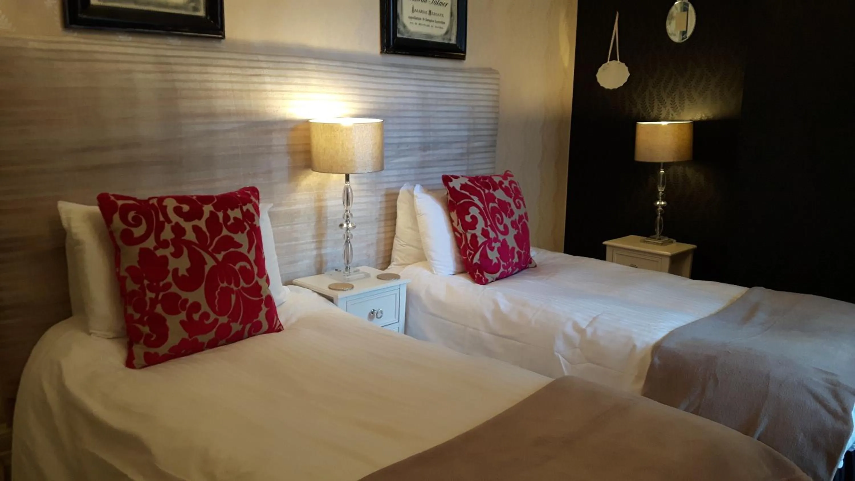 Bedroom, Bed in The Ambassador Townhouse