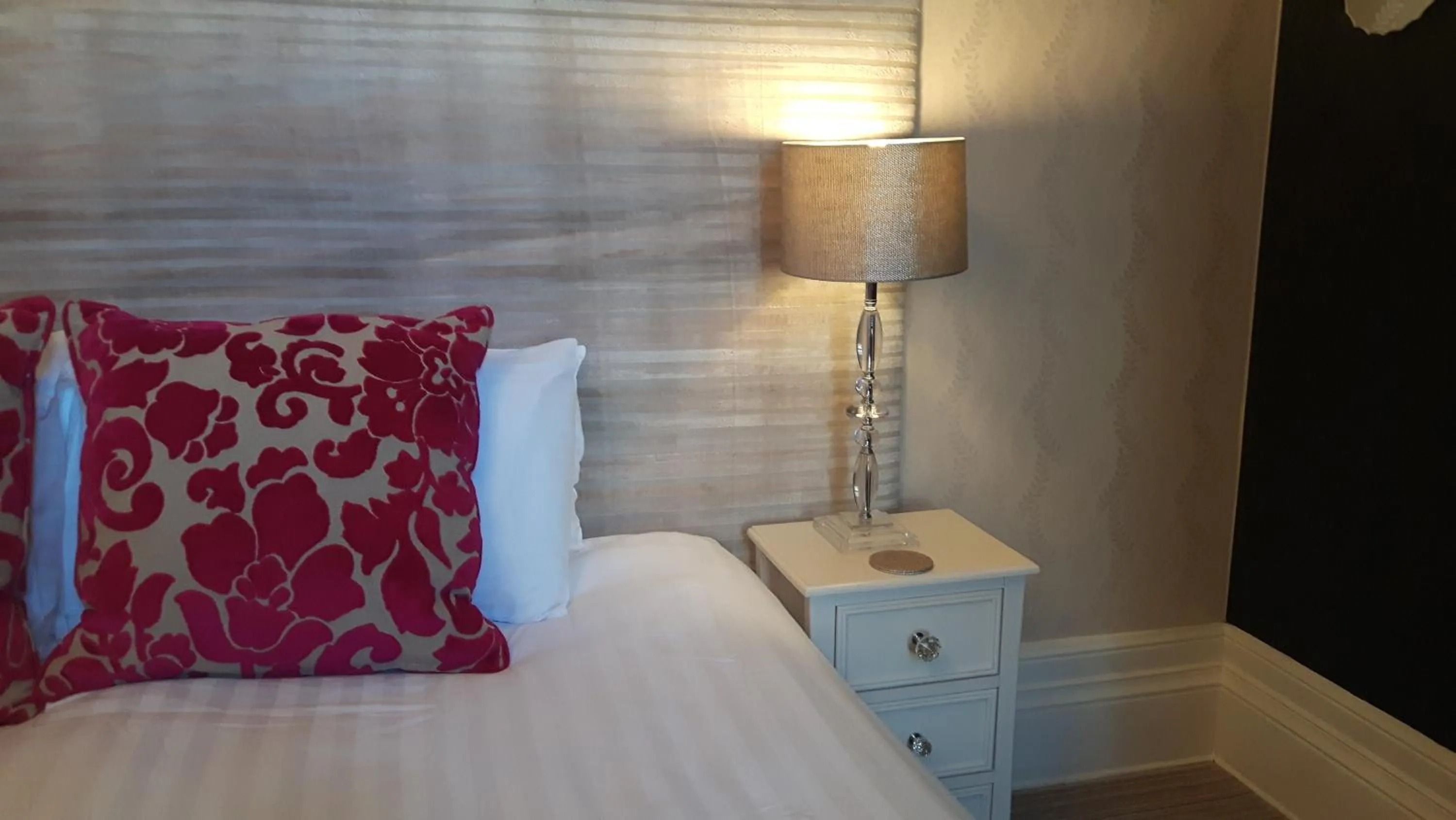 Bedroom, Bed in The Ambassador Townhouse