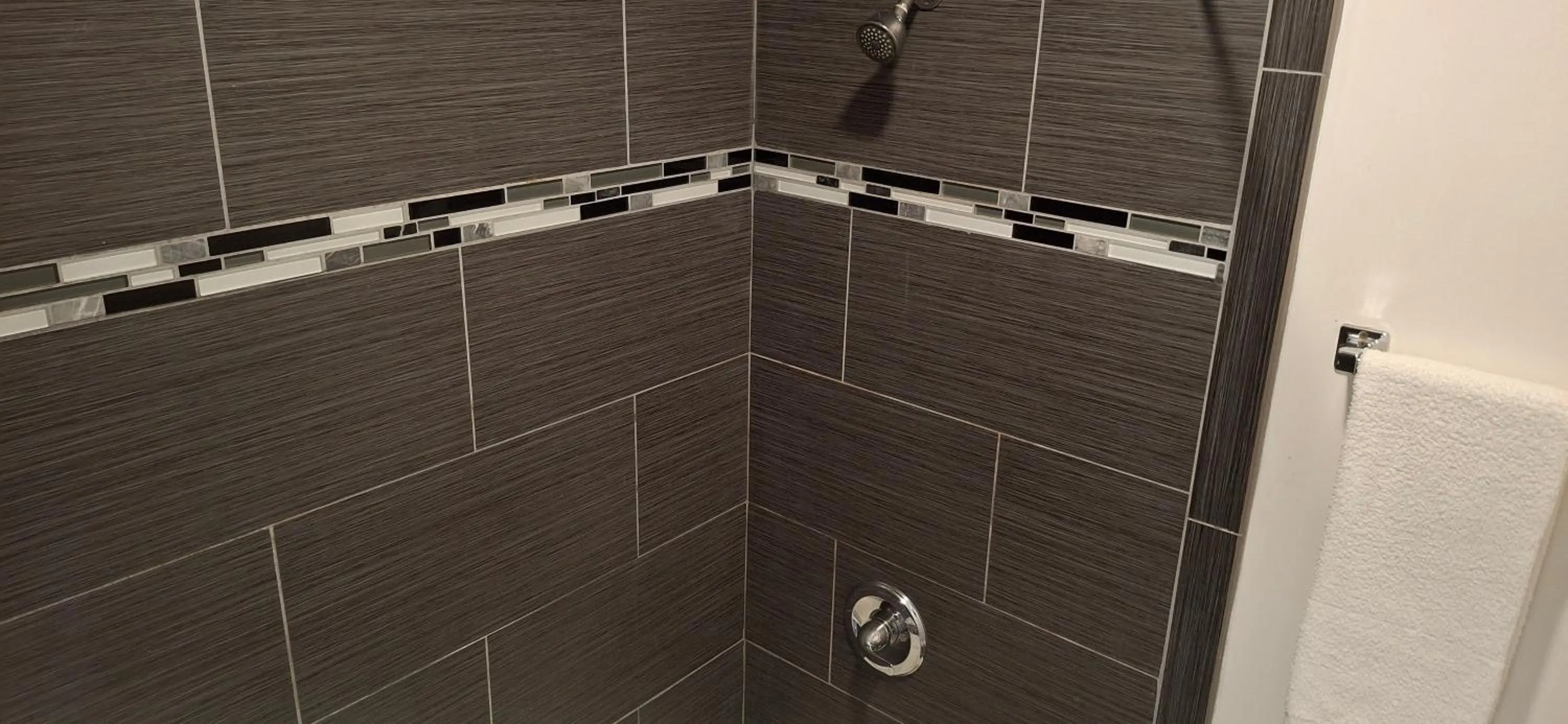 Bathroom in Rodeway Inn Alameda-Oakland