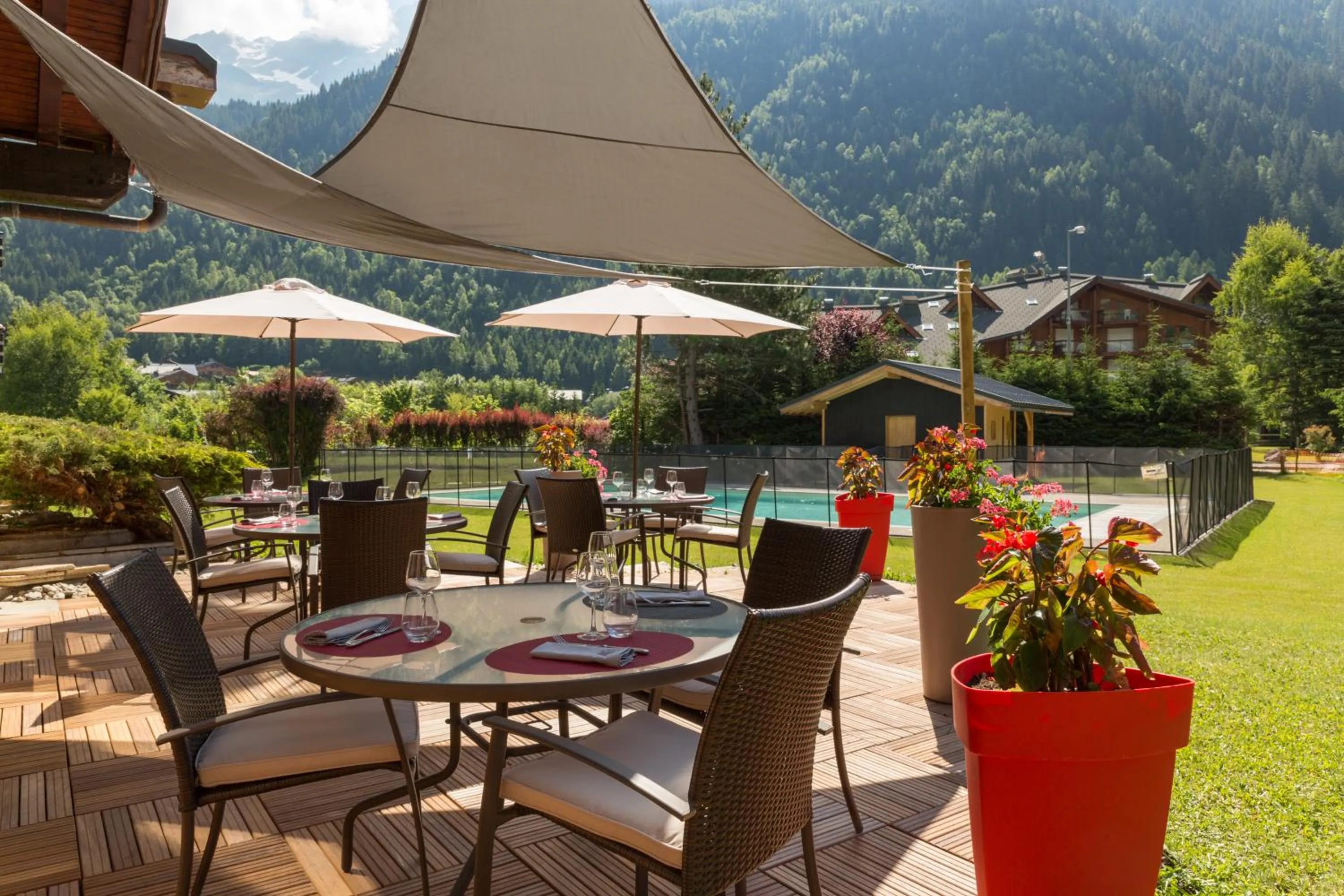 Patio in Chalet-Hôtel La Chemenaz