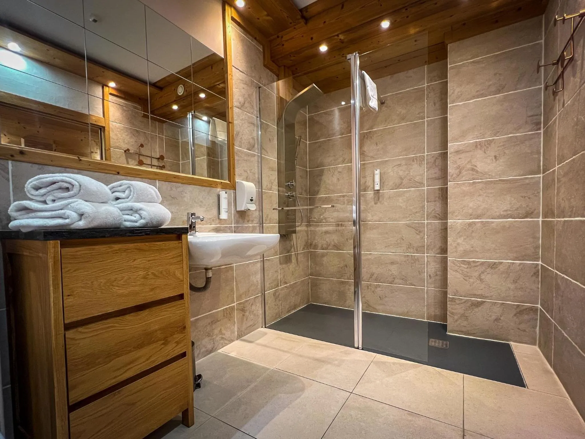 Bedroom in Chalet-Hôtel La Chemenaz