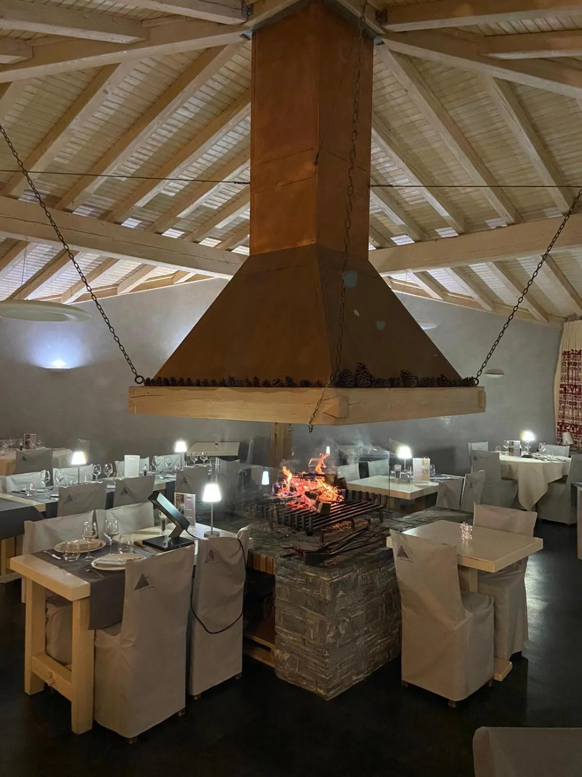 Restaurant/places to eat in Chalet-Hôtel La Chemenaz