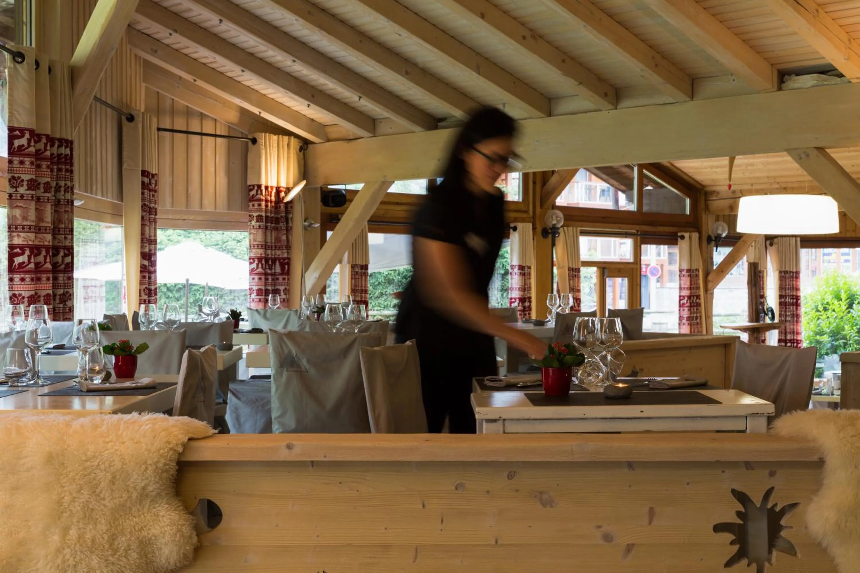 Restaurant/places to eat in Chalet-Hôtel La Chemenaz