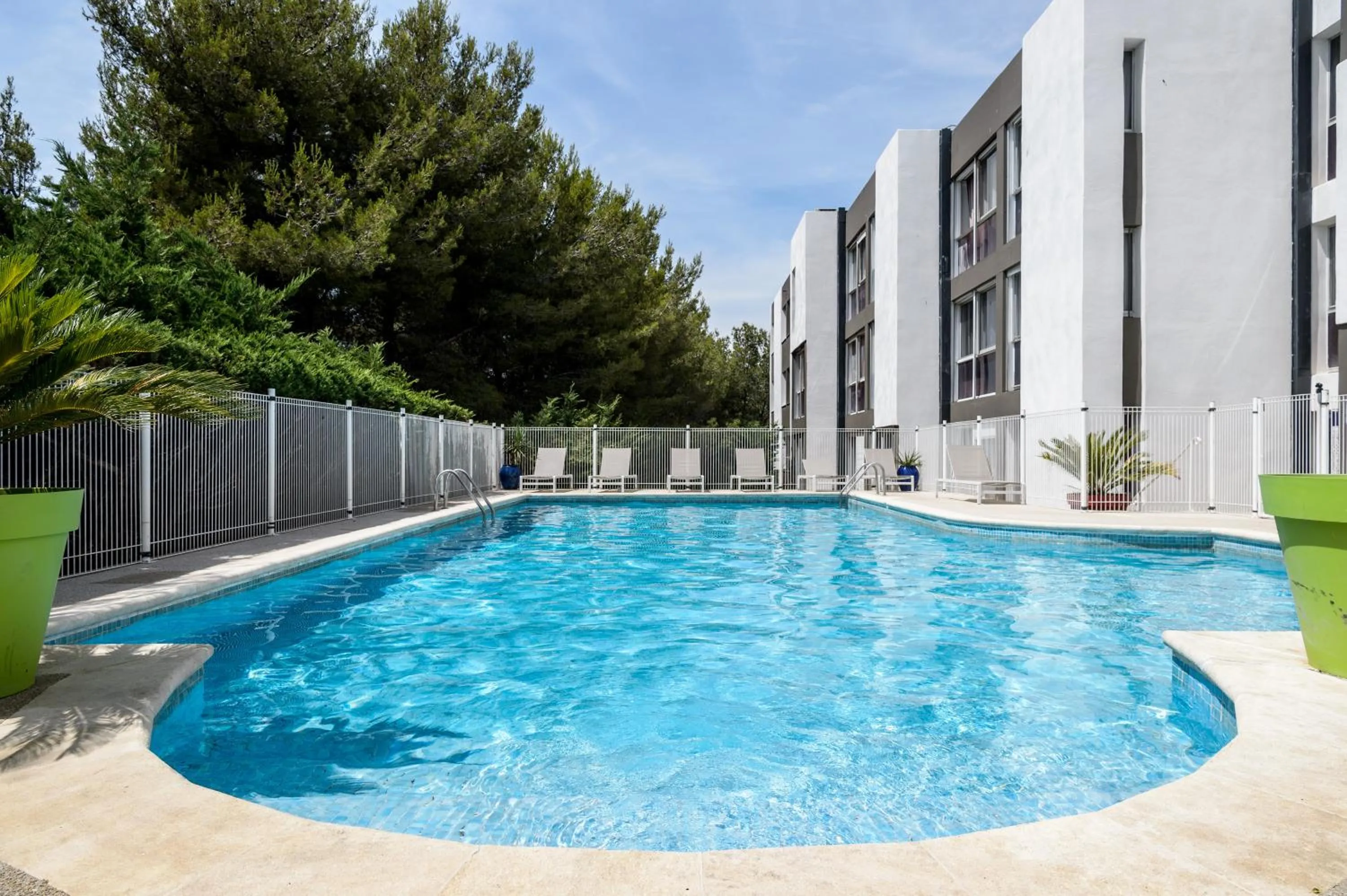 Property building, Swimming Pool in Hôtel Saint Roch
