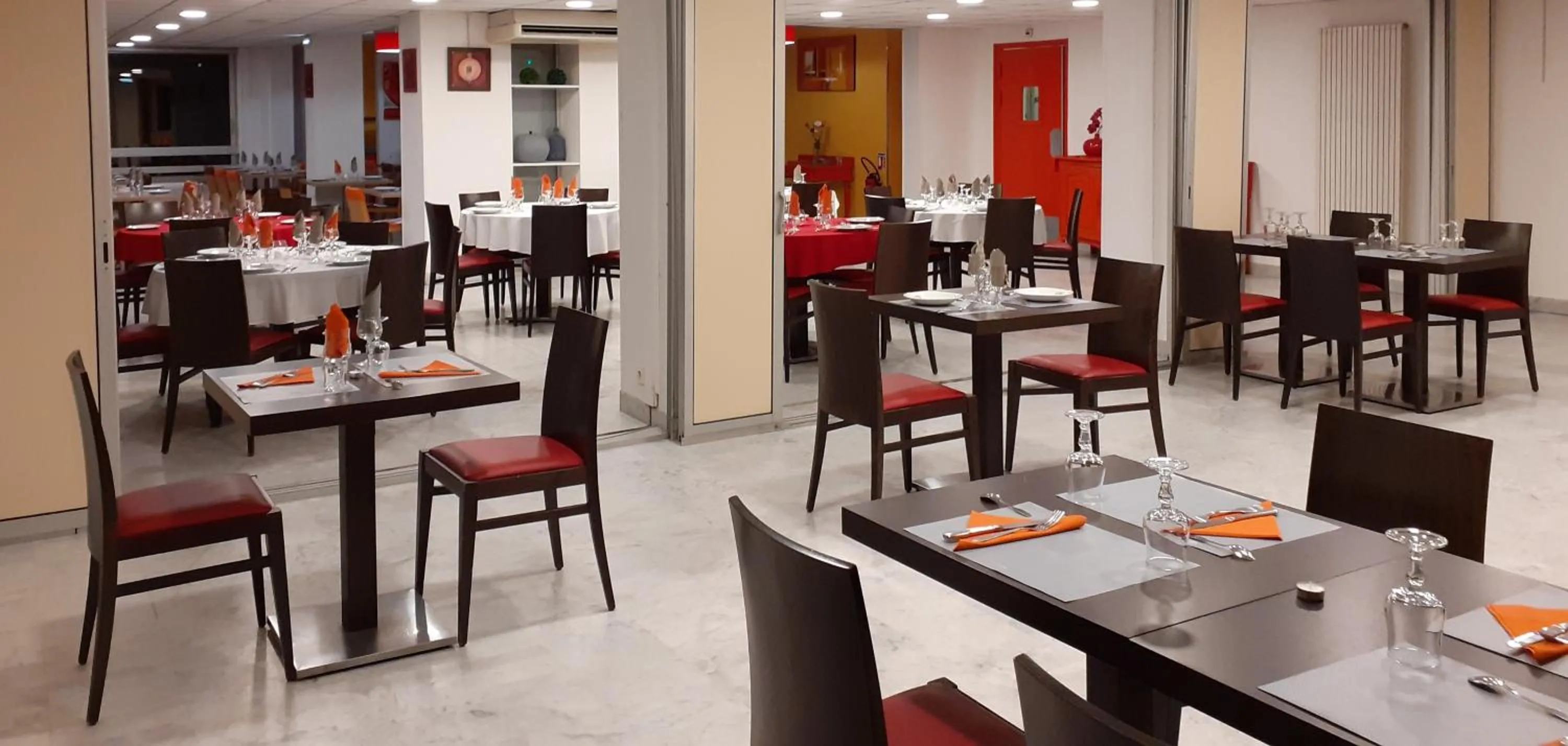 Restaurant/Places to Eat in Hôtel Saint Roch