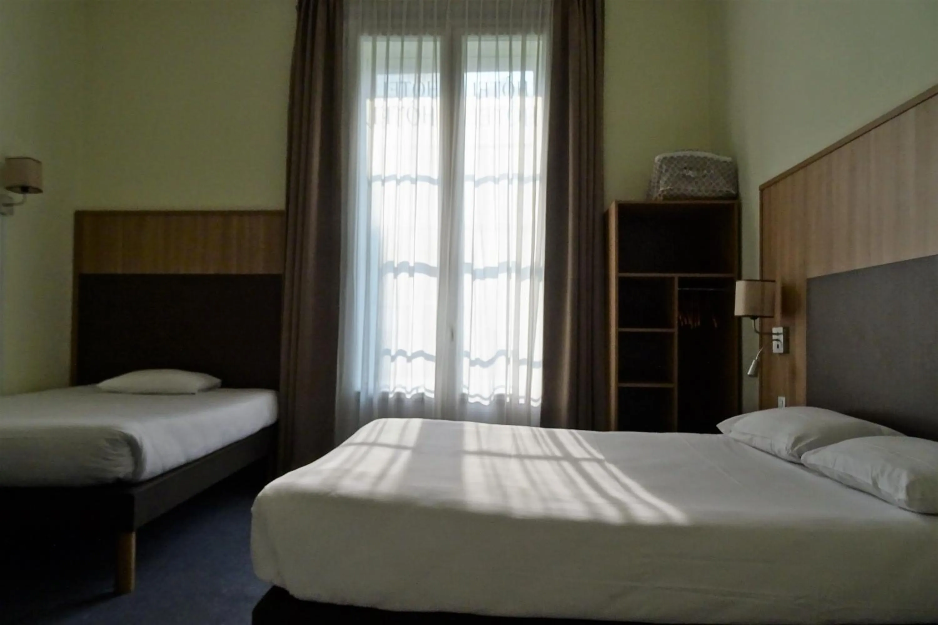 Bed in Hôtel Saint-Patrick Cœur de NANTES