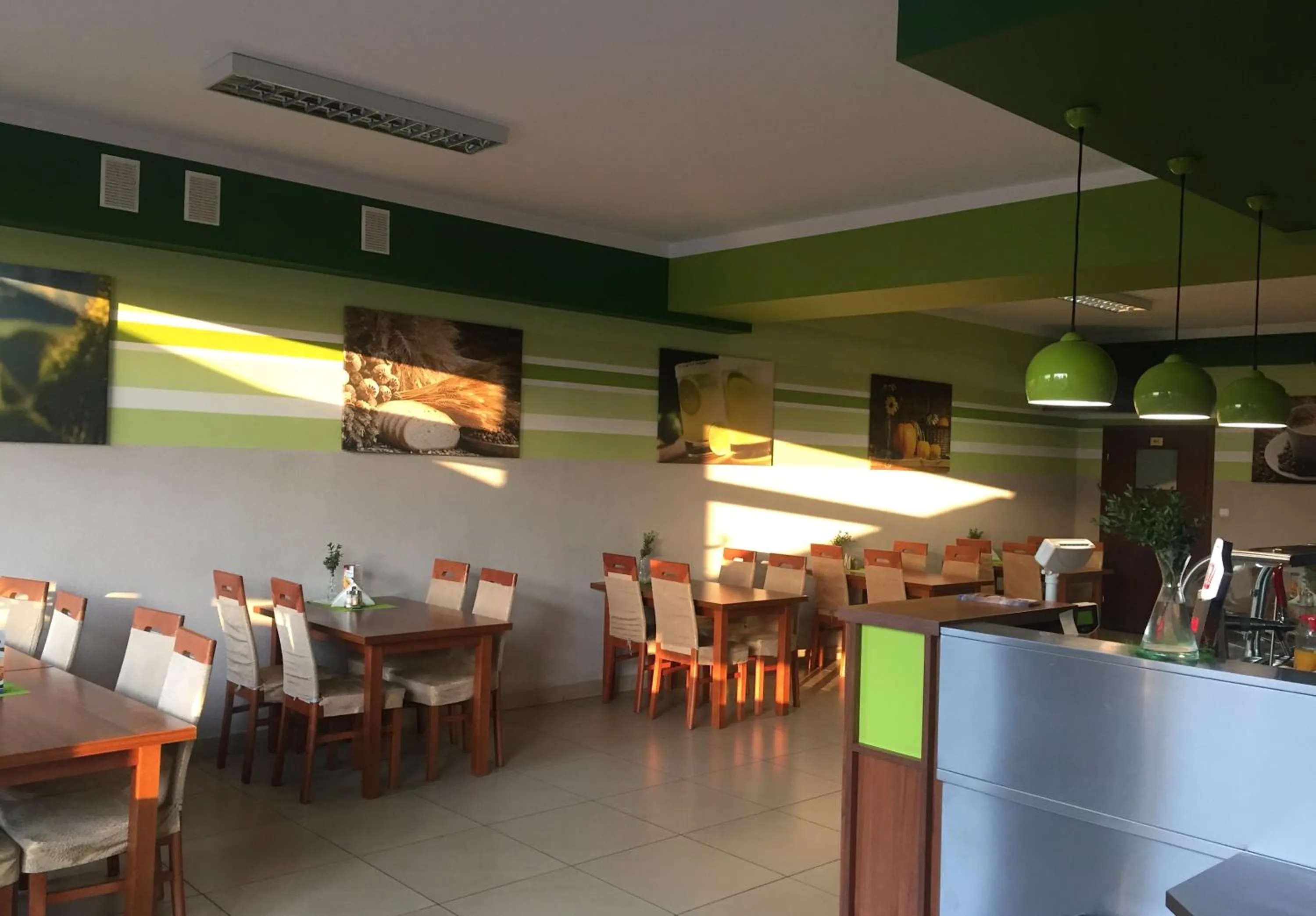 Restaurant/places to eat in Premium Pokoje & Bistro