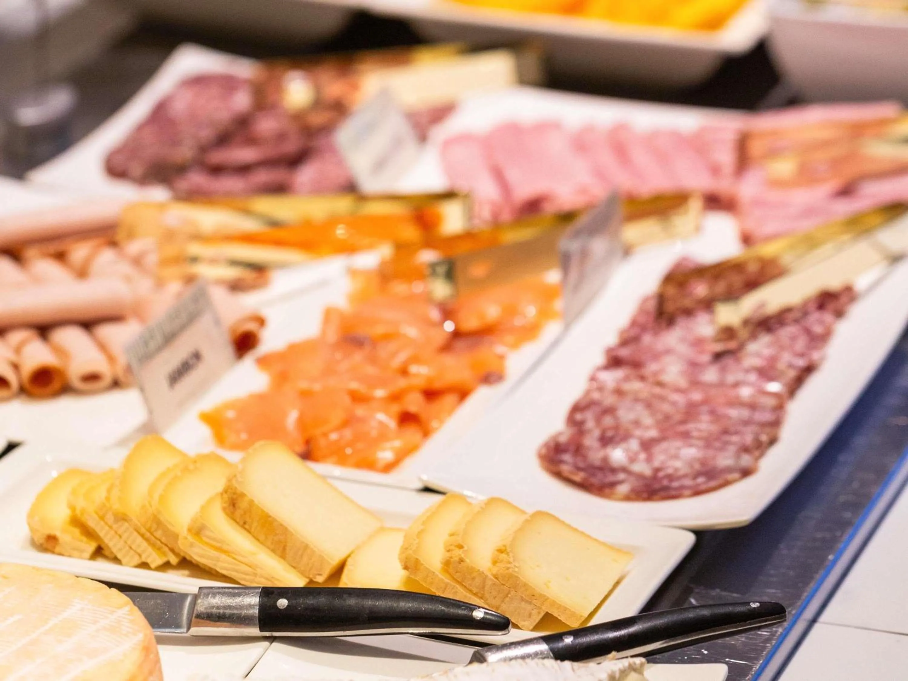 Breakfast in Mercure Nancy Centre Gare