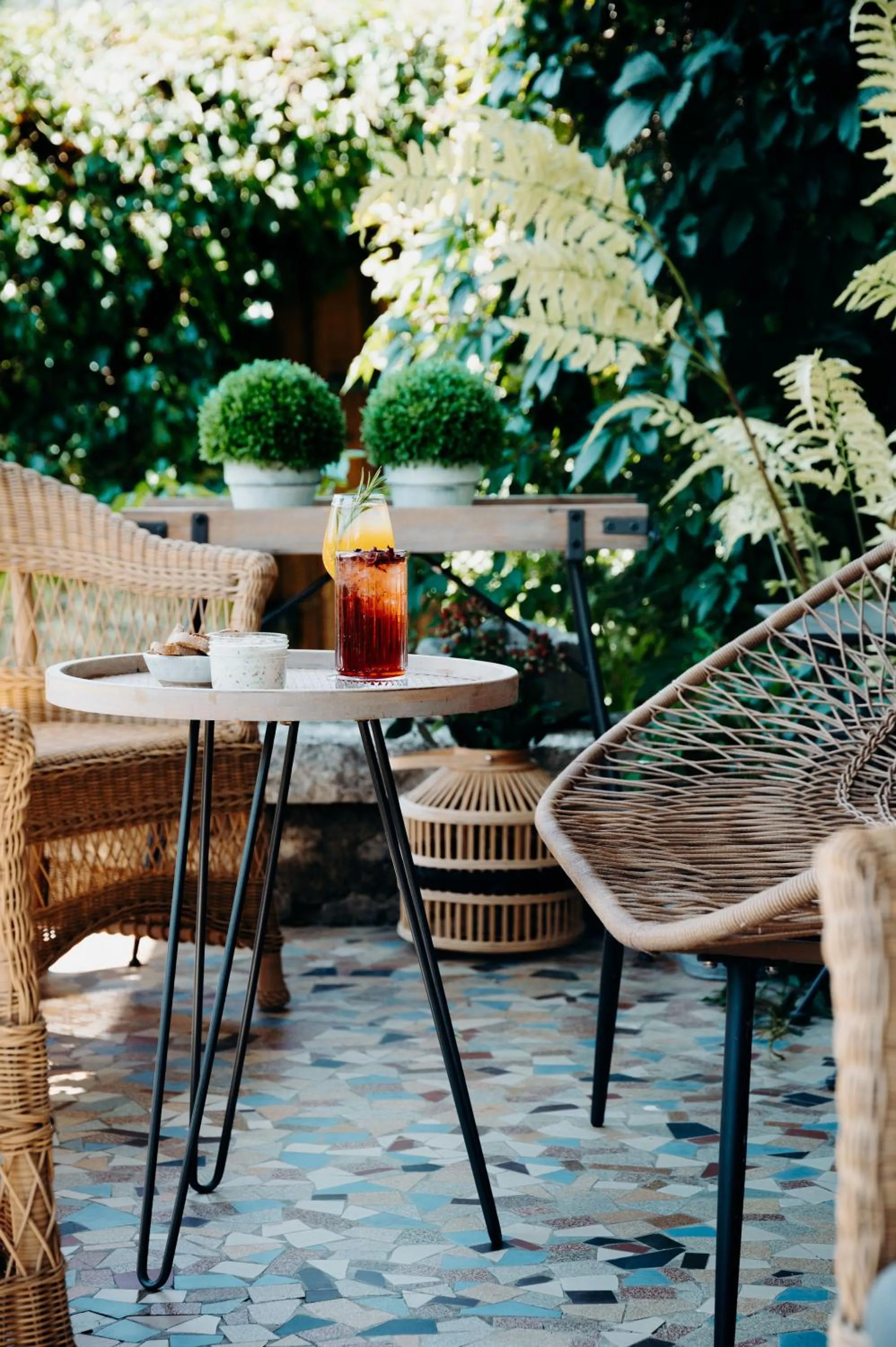 Patio in Hotel Le Cottage Bise