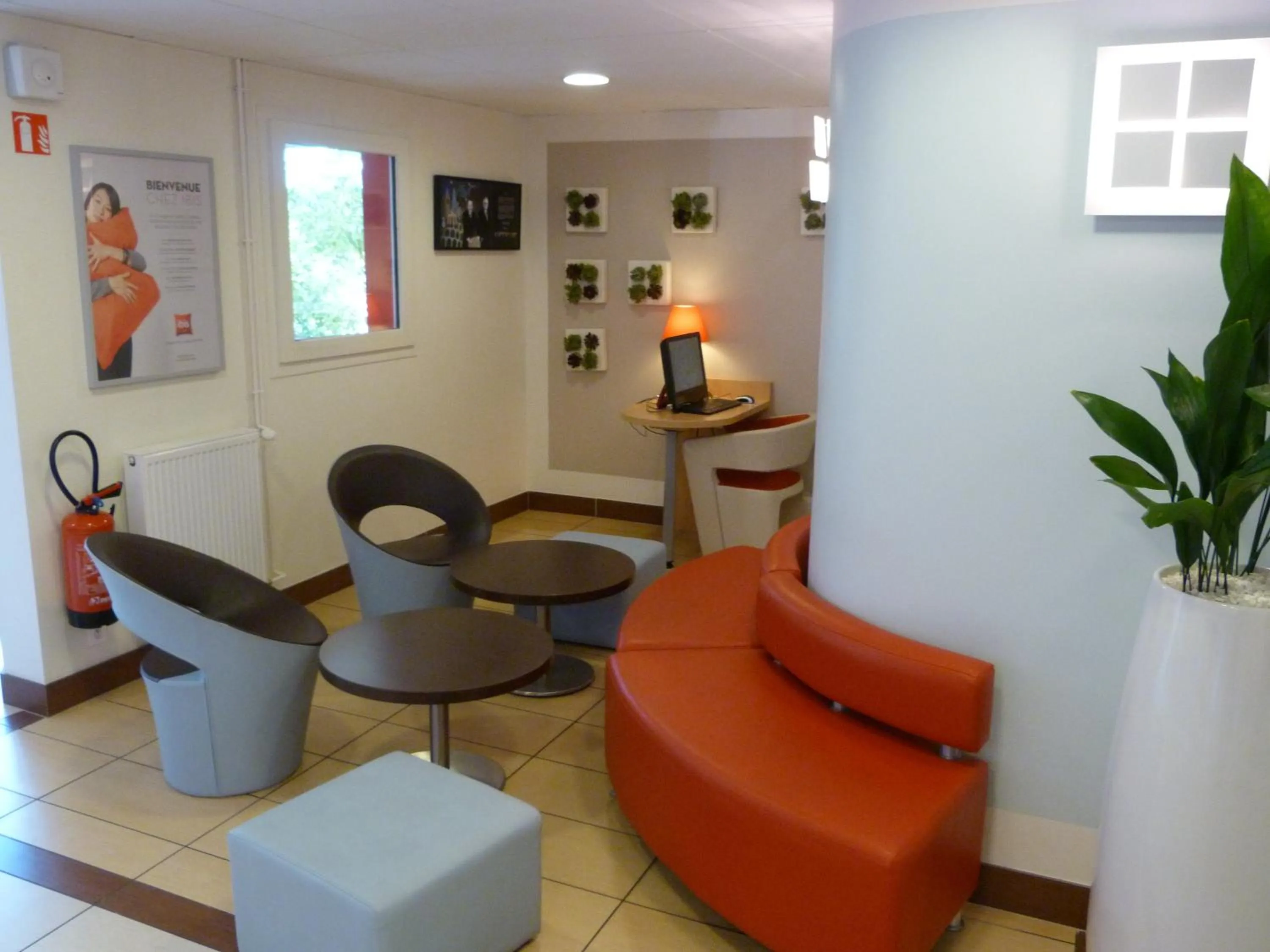 Lobby or reception in ibis Massy