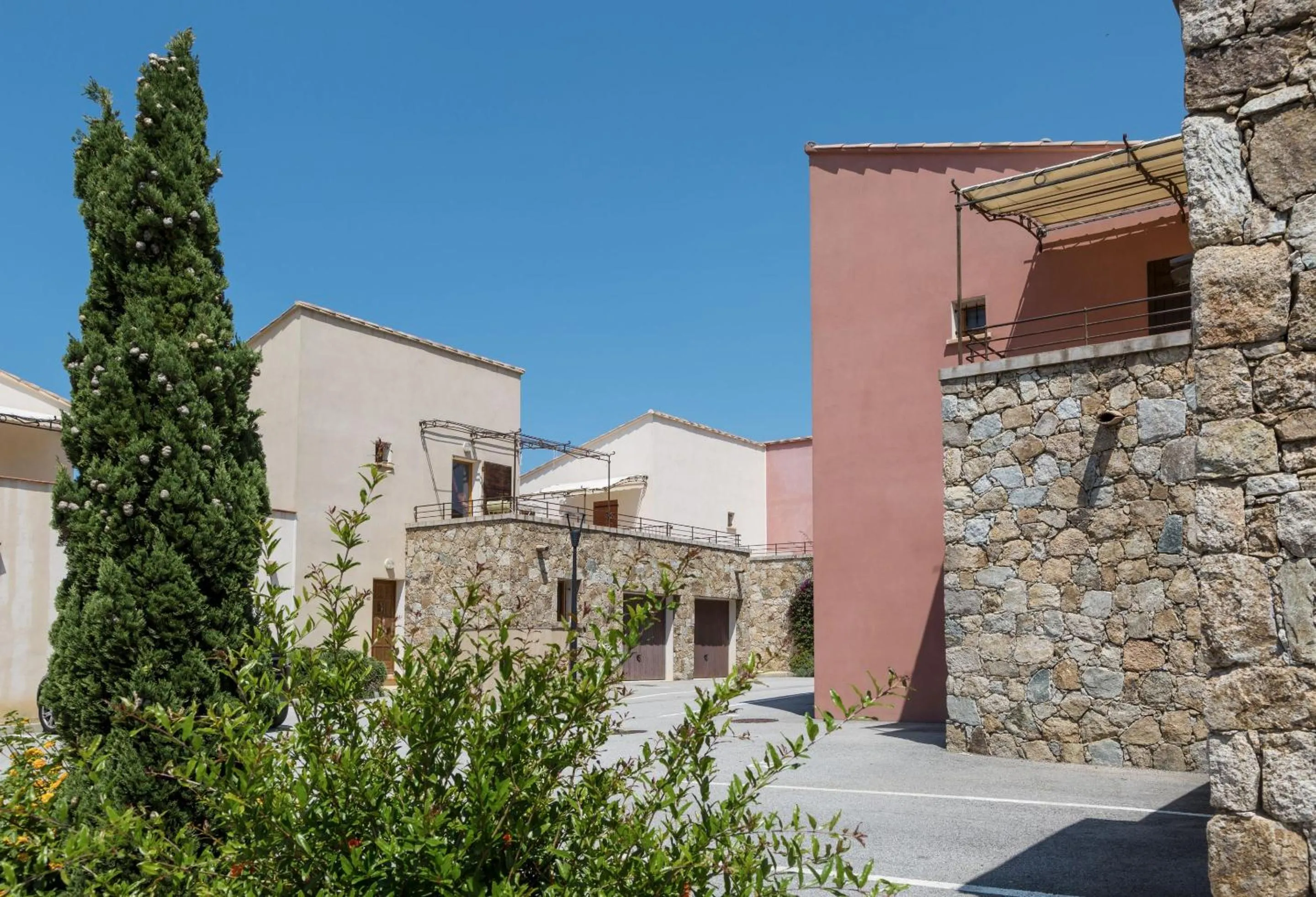 Property building in Résidence Odalys Les Hameaux de Capra Scorsa