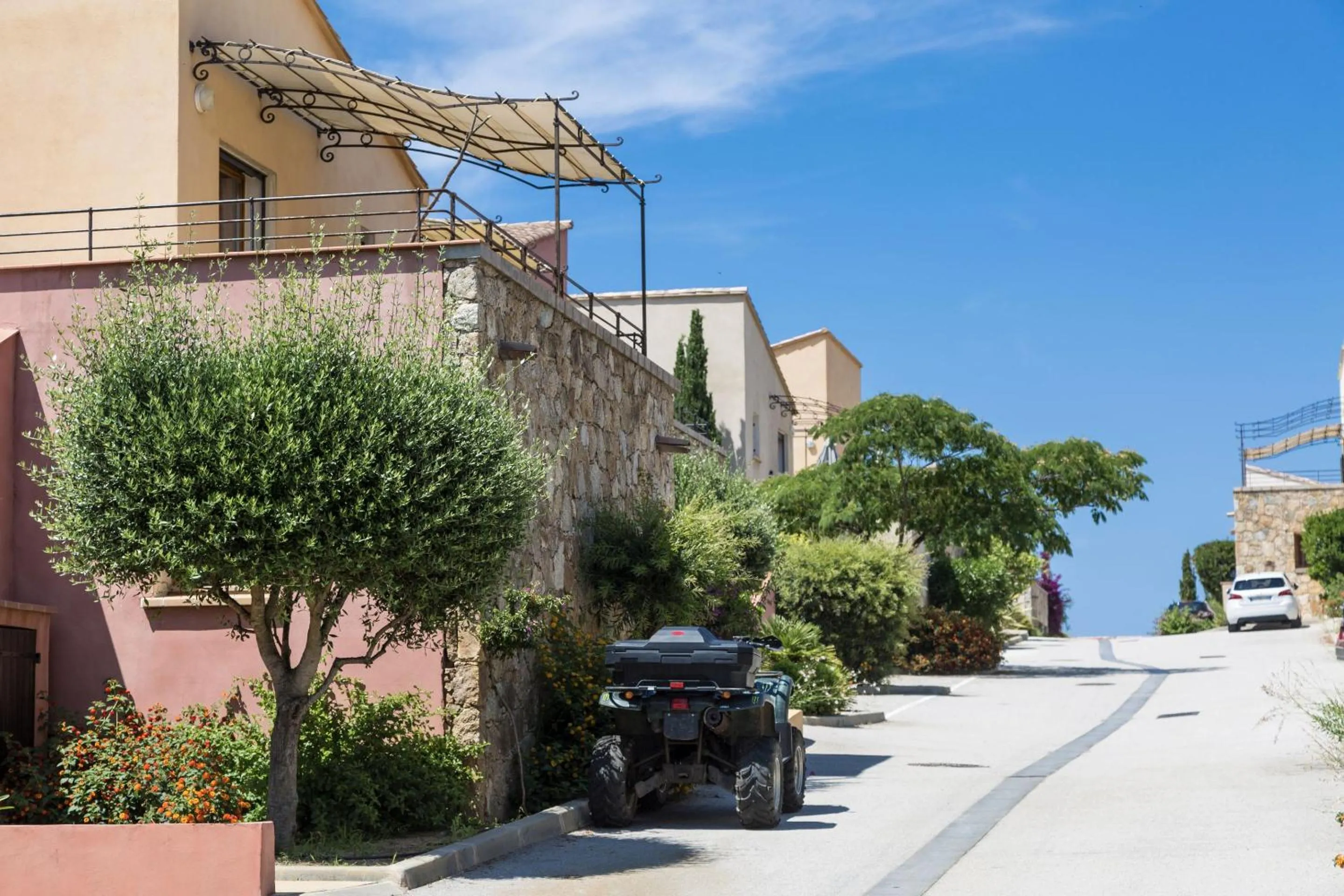 Property building in Résidence Odalys Les Hameaux de Capra Scorsa