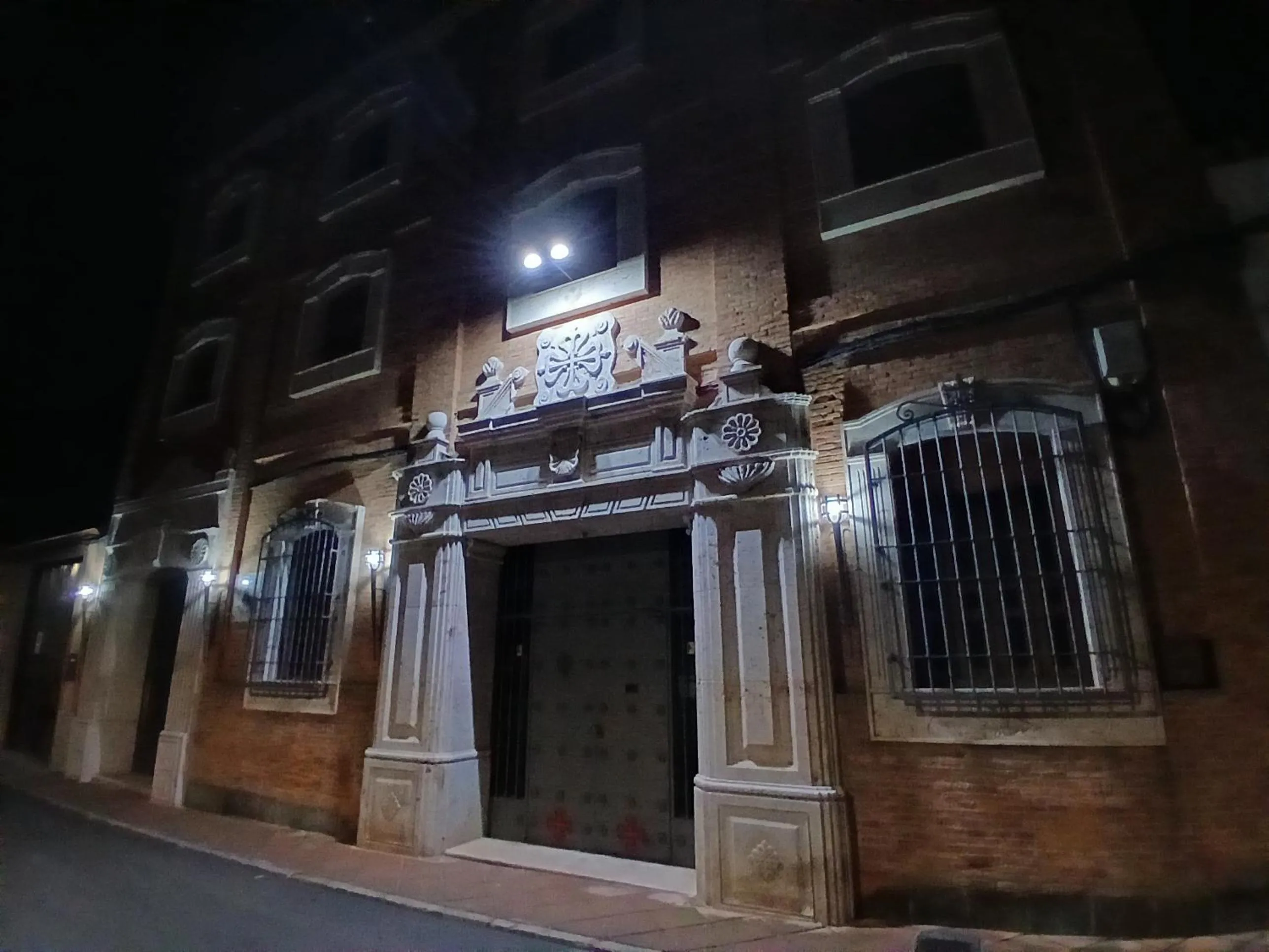 Facade/entrance in Hotel Rural Hospedería de los Calatravos