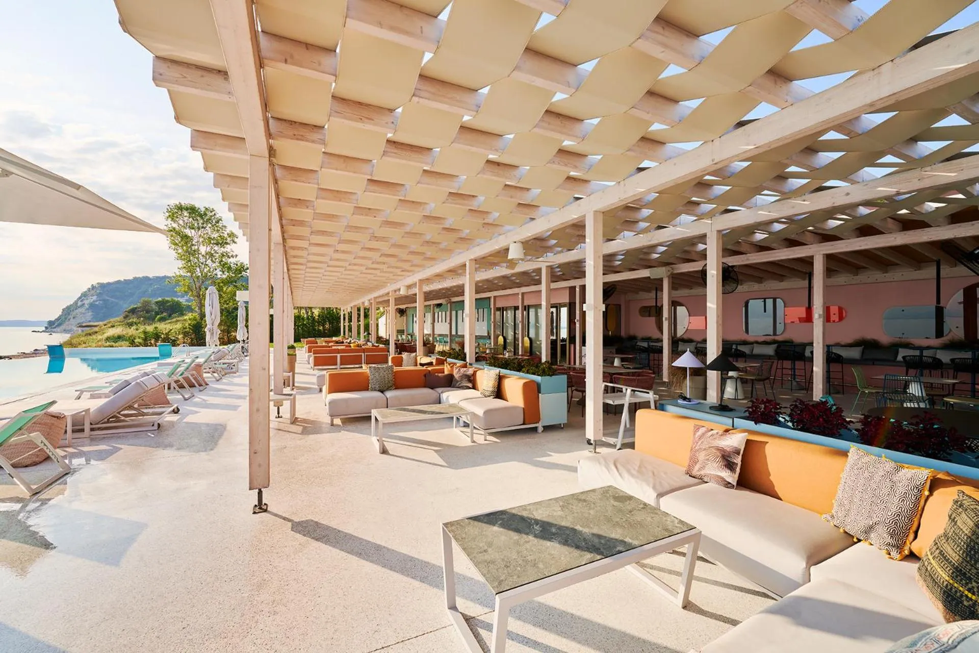 Restaurant/places to eat in Mount Athos Resort