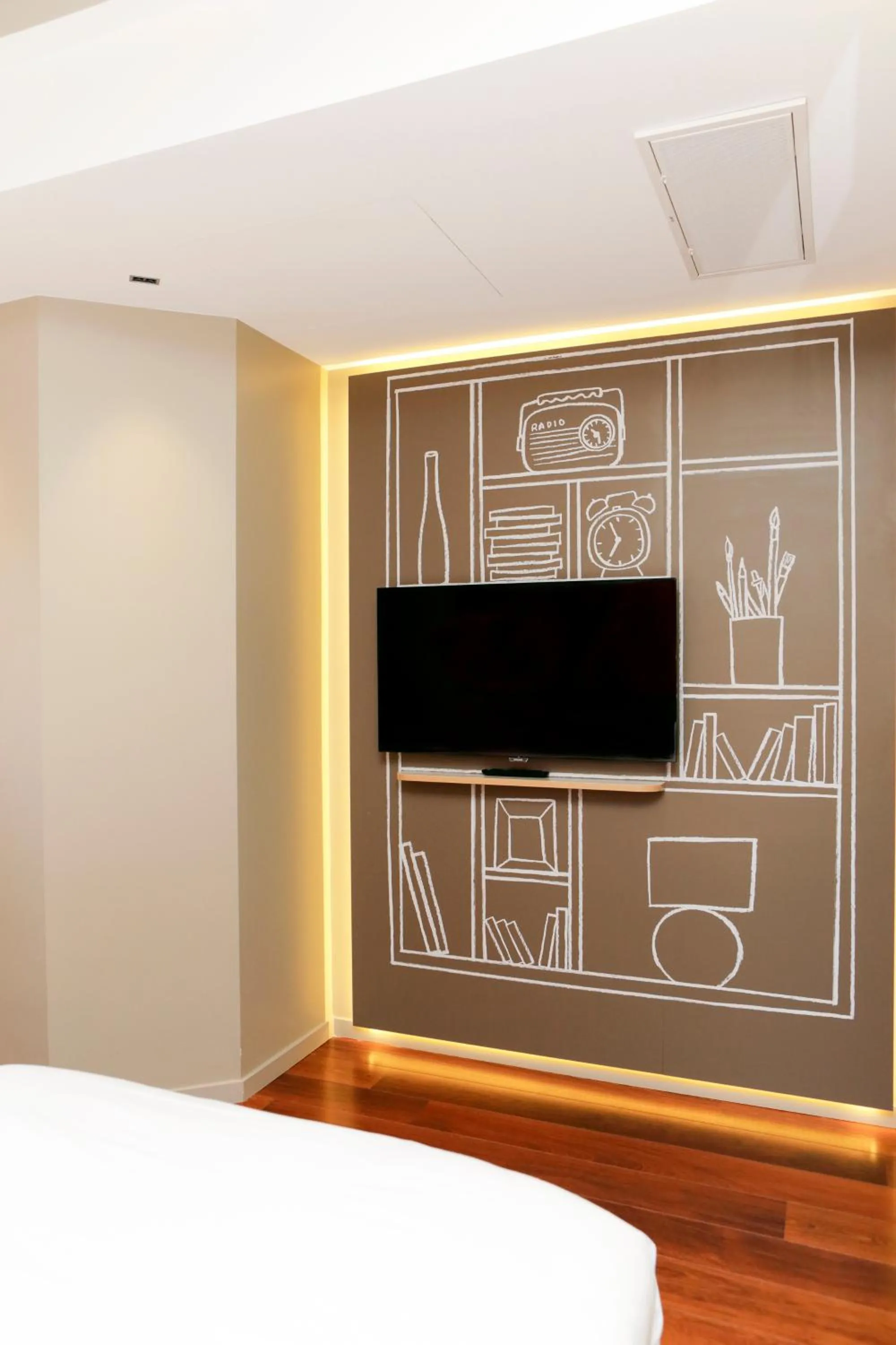 TV and multimedia, Bed in ibis Besançon Centre Ville