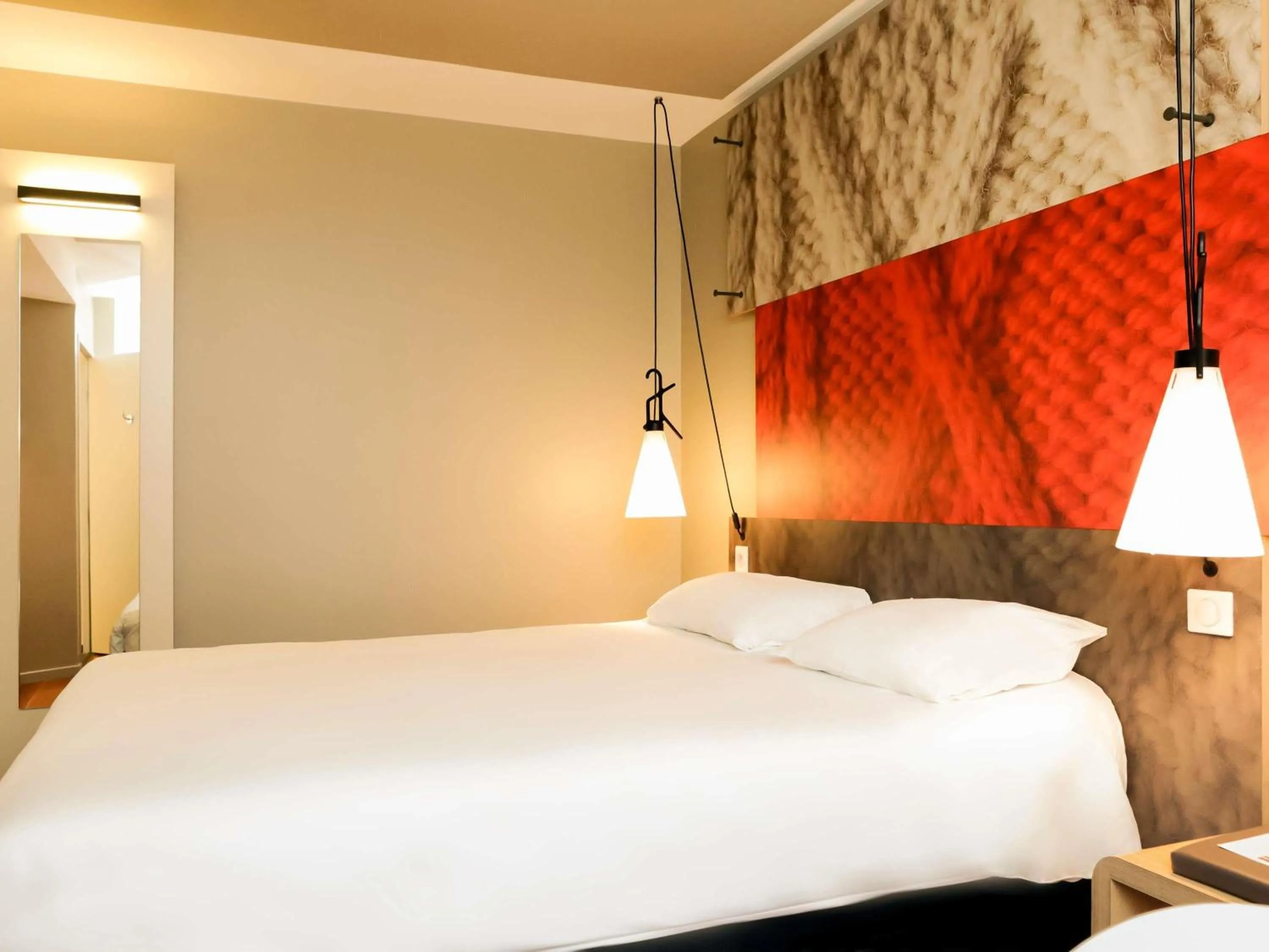 Property building, Bed in ibis Besançon Centre Ville