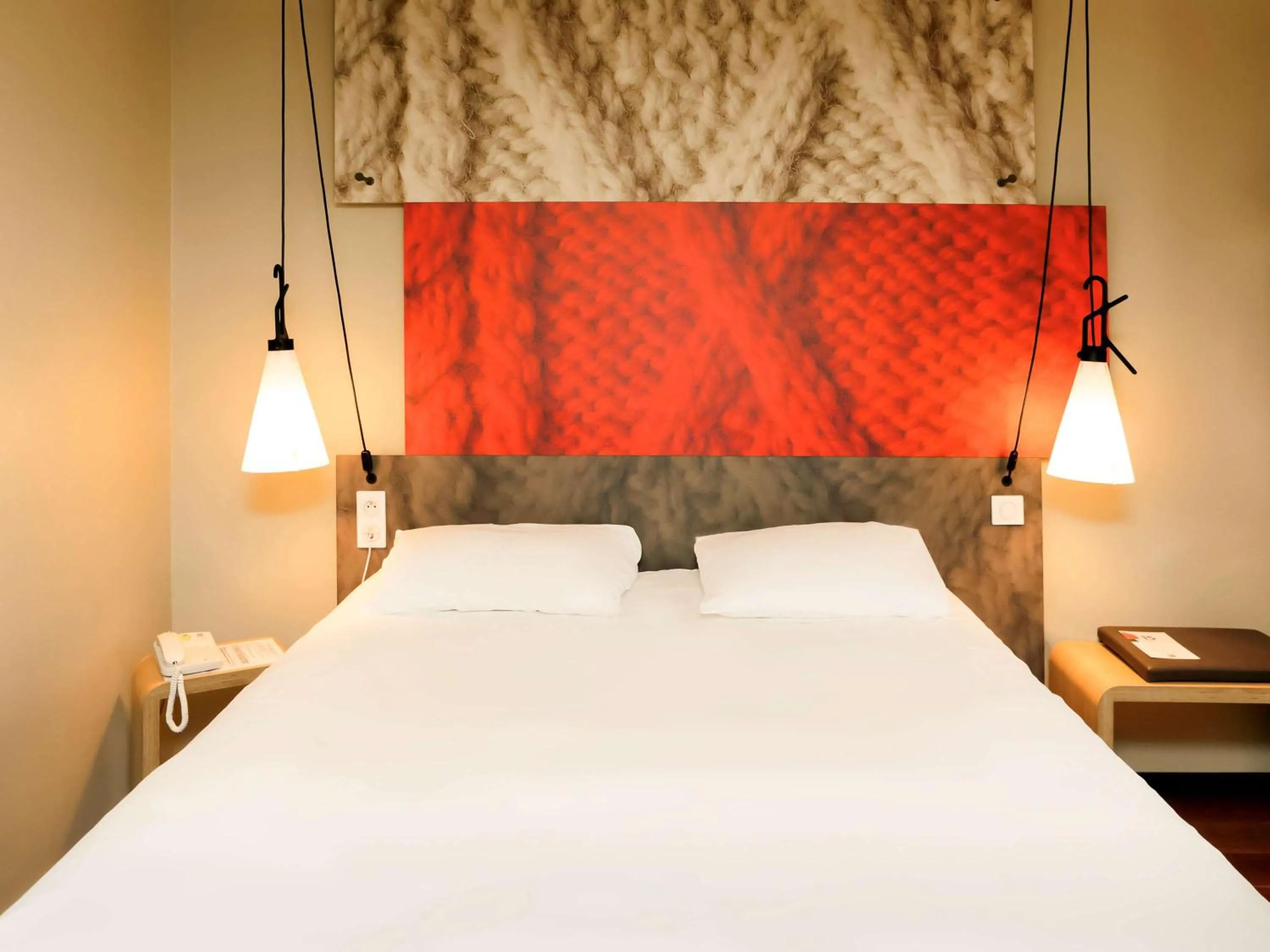 Property building, Bed in ibis Besançon Centre Ville