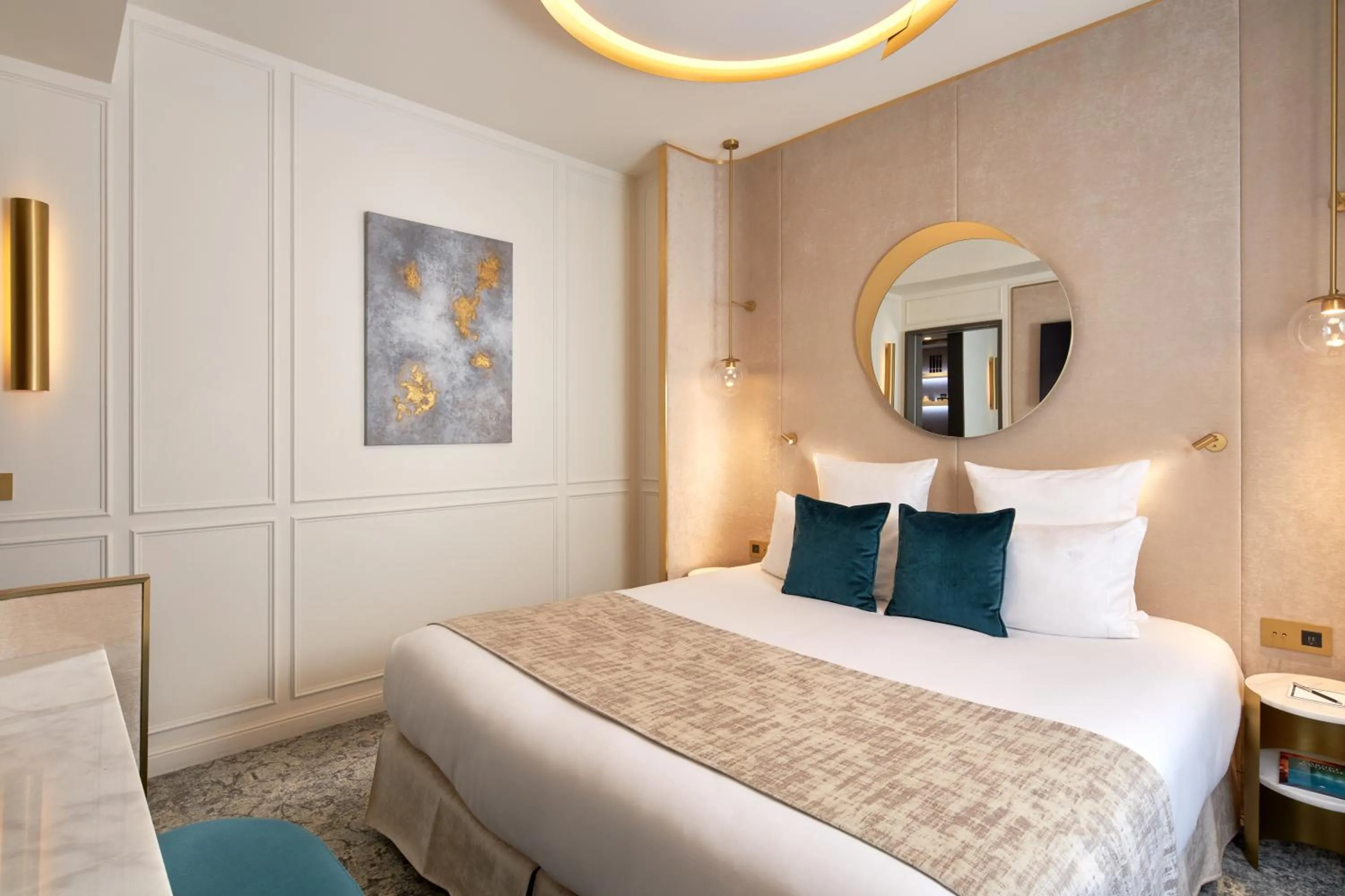 Bed in Maison Albar - Le Vendome