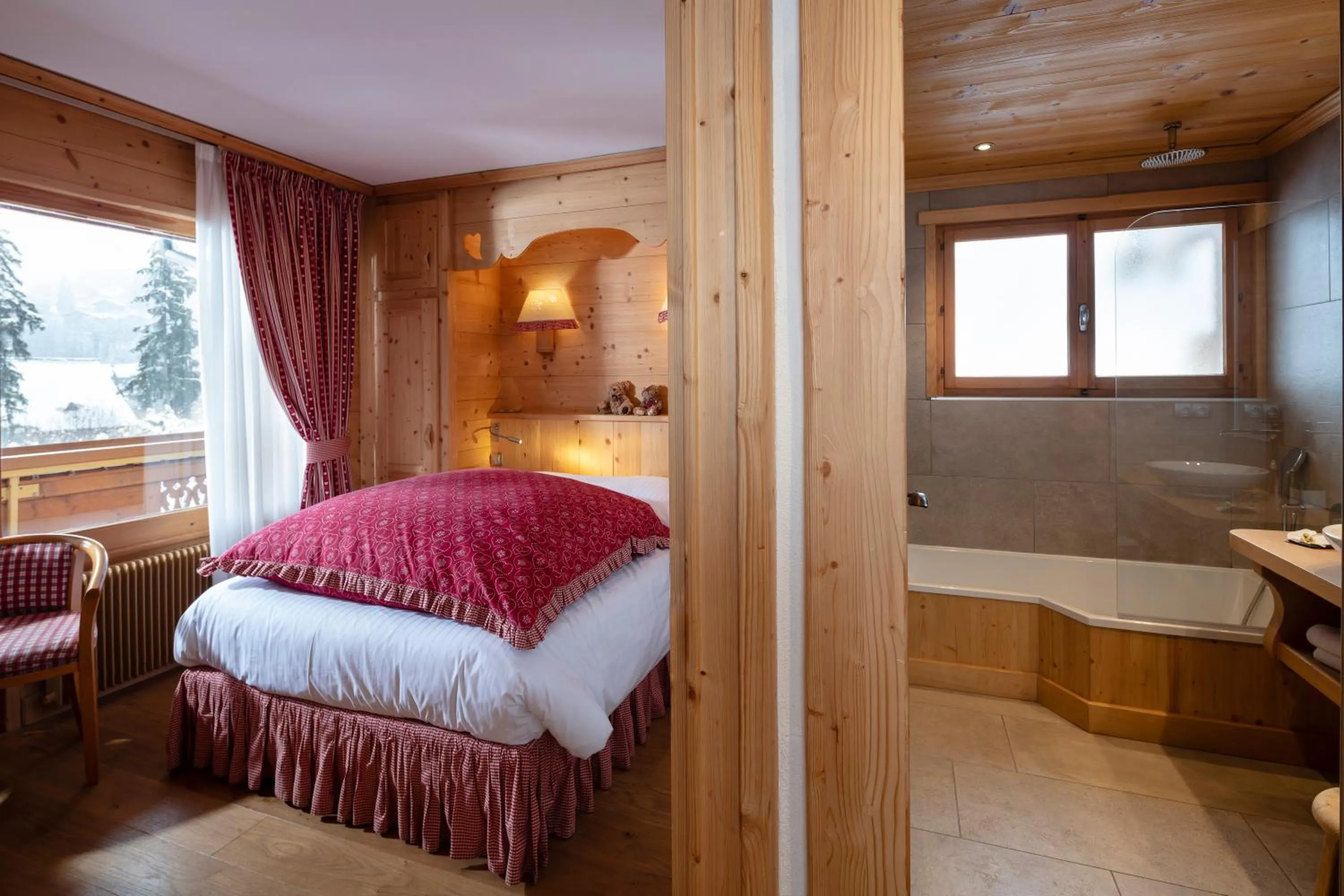 Photo of the whole room, Bed in Chalet-Hôtel Neige et Roc, The Originals Relais