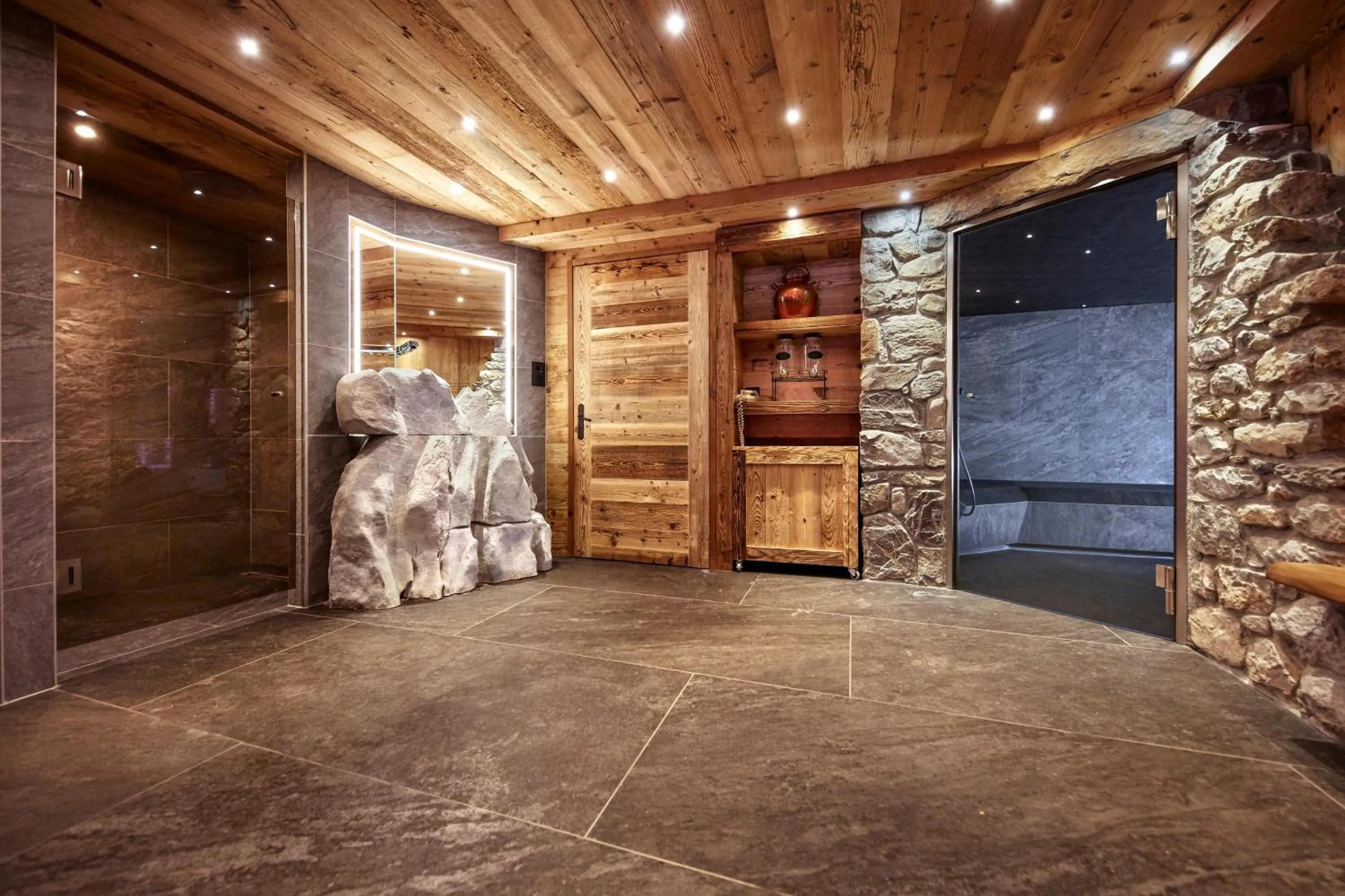 Steam room in Chalet-Hôtel Neige et Roc, The Originals Relais
