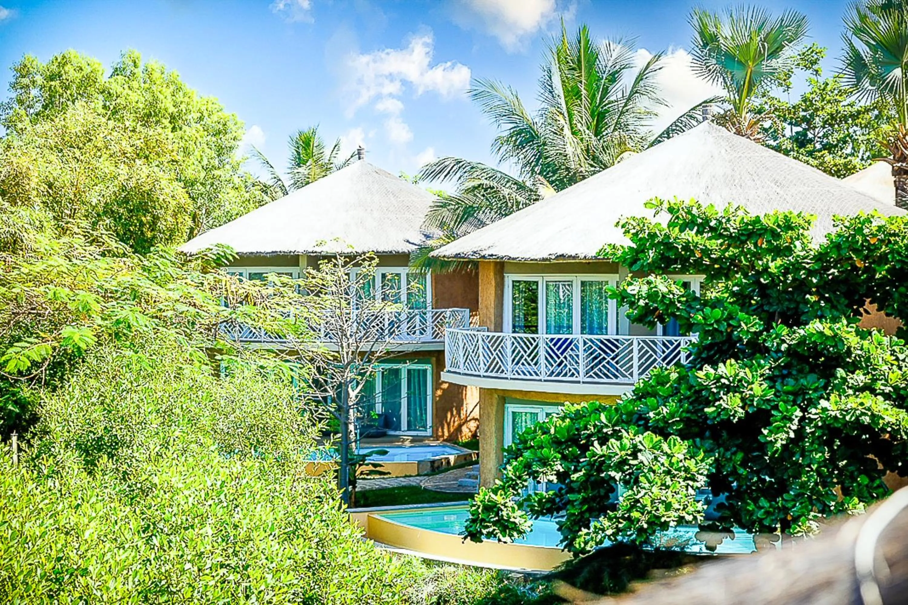 Property building in Balafon Beach Resort