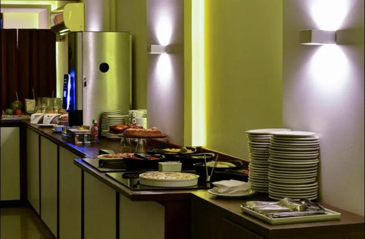 Restaurant/places to eat in Gold Flat Cabo Branco