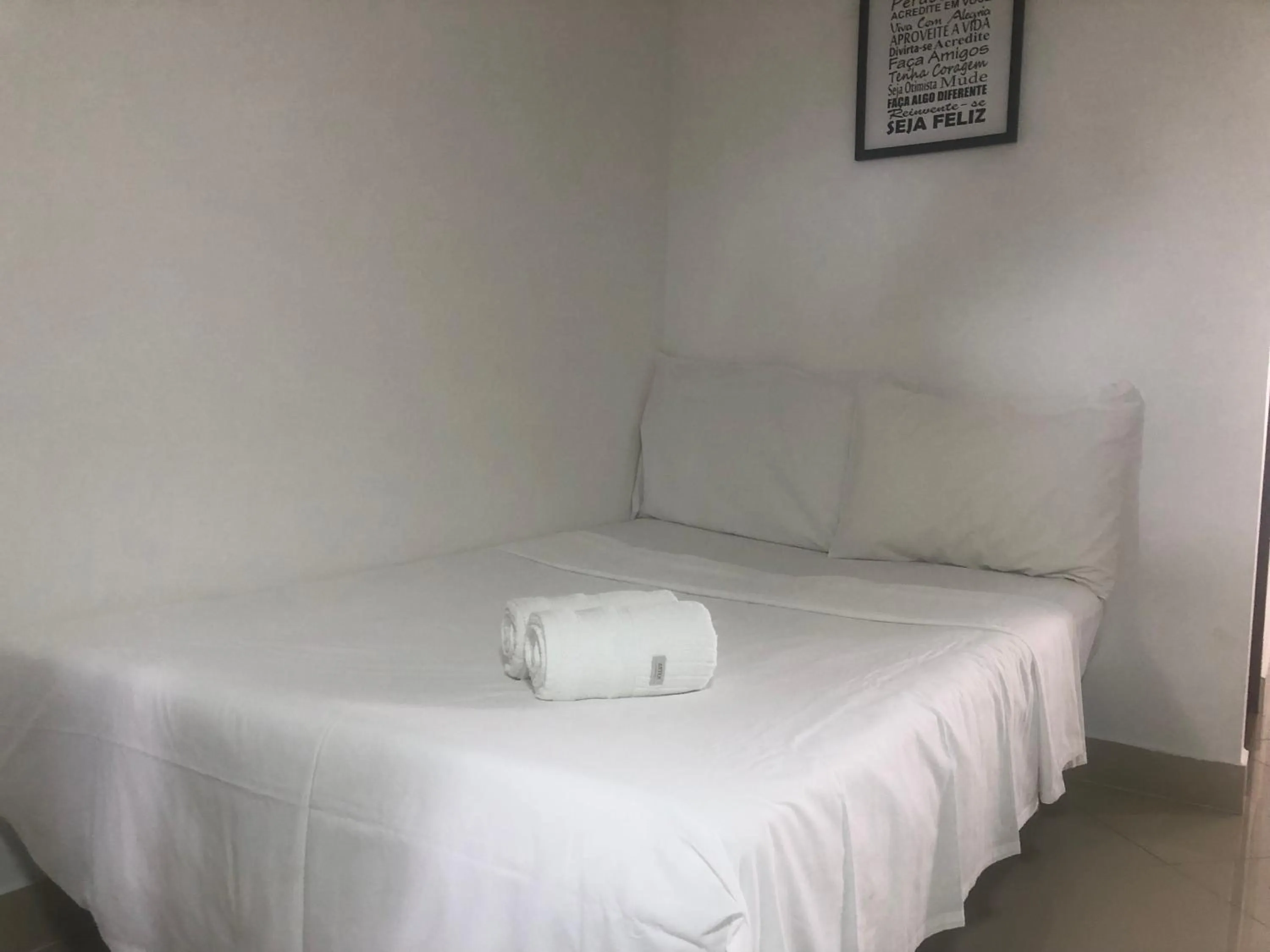 Bed in Gold Flat Cabo Branco