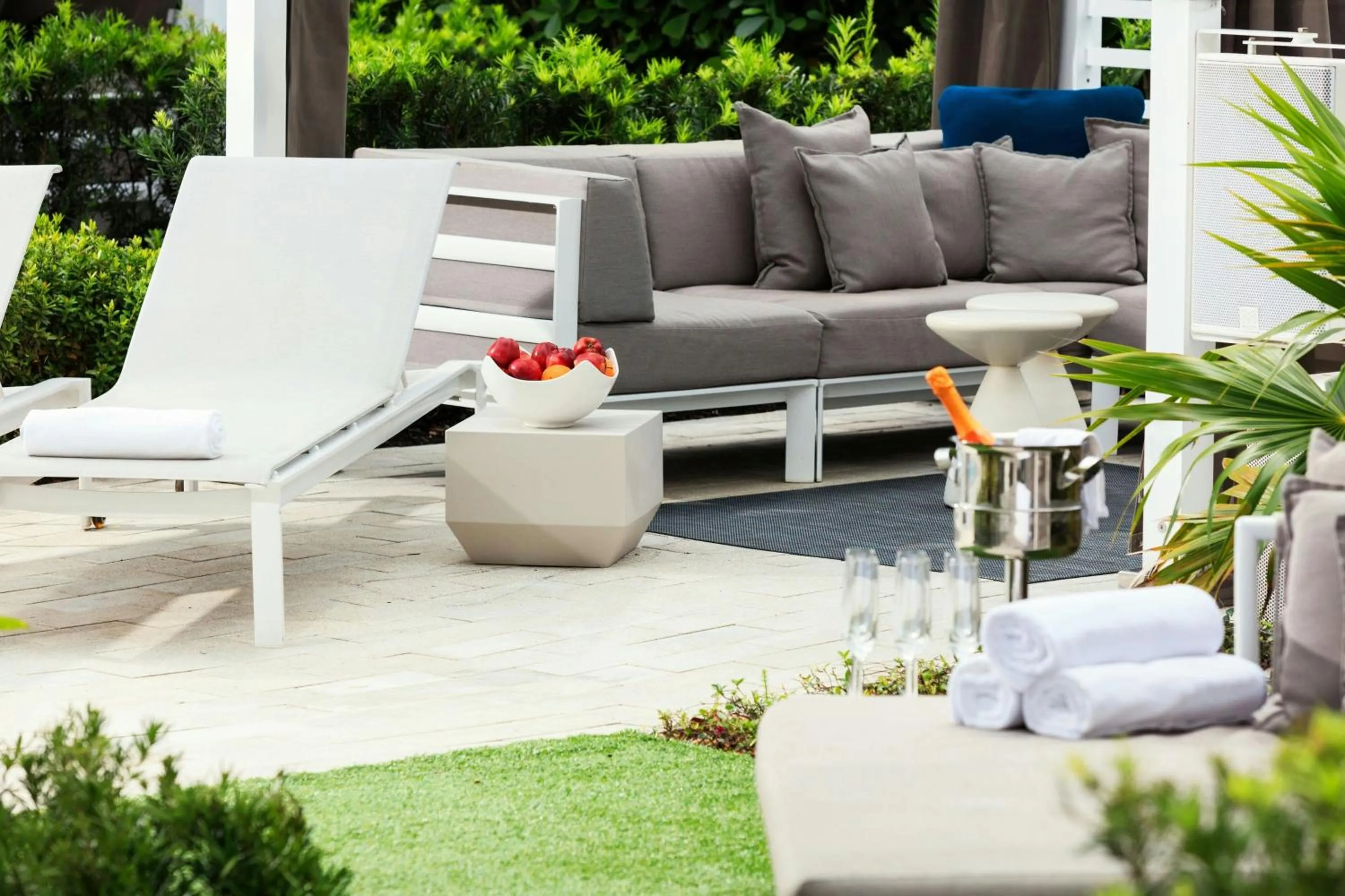 Swimming pool in Renaissance Boca Raton Hotel