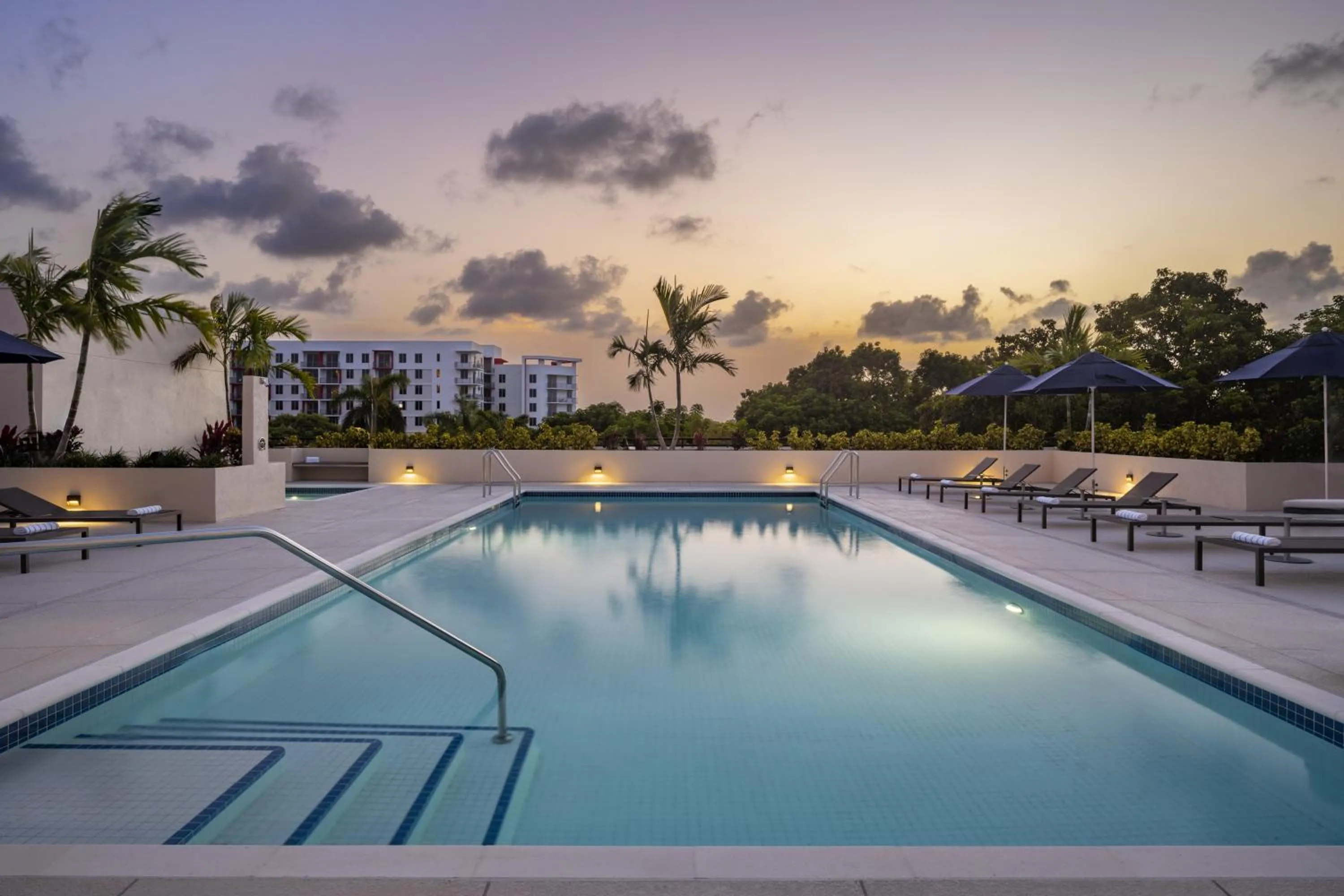 Swimming pool in Fort Lauderdale Marriott North
