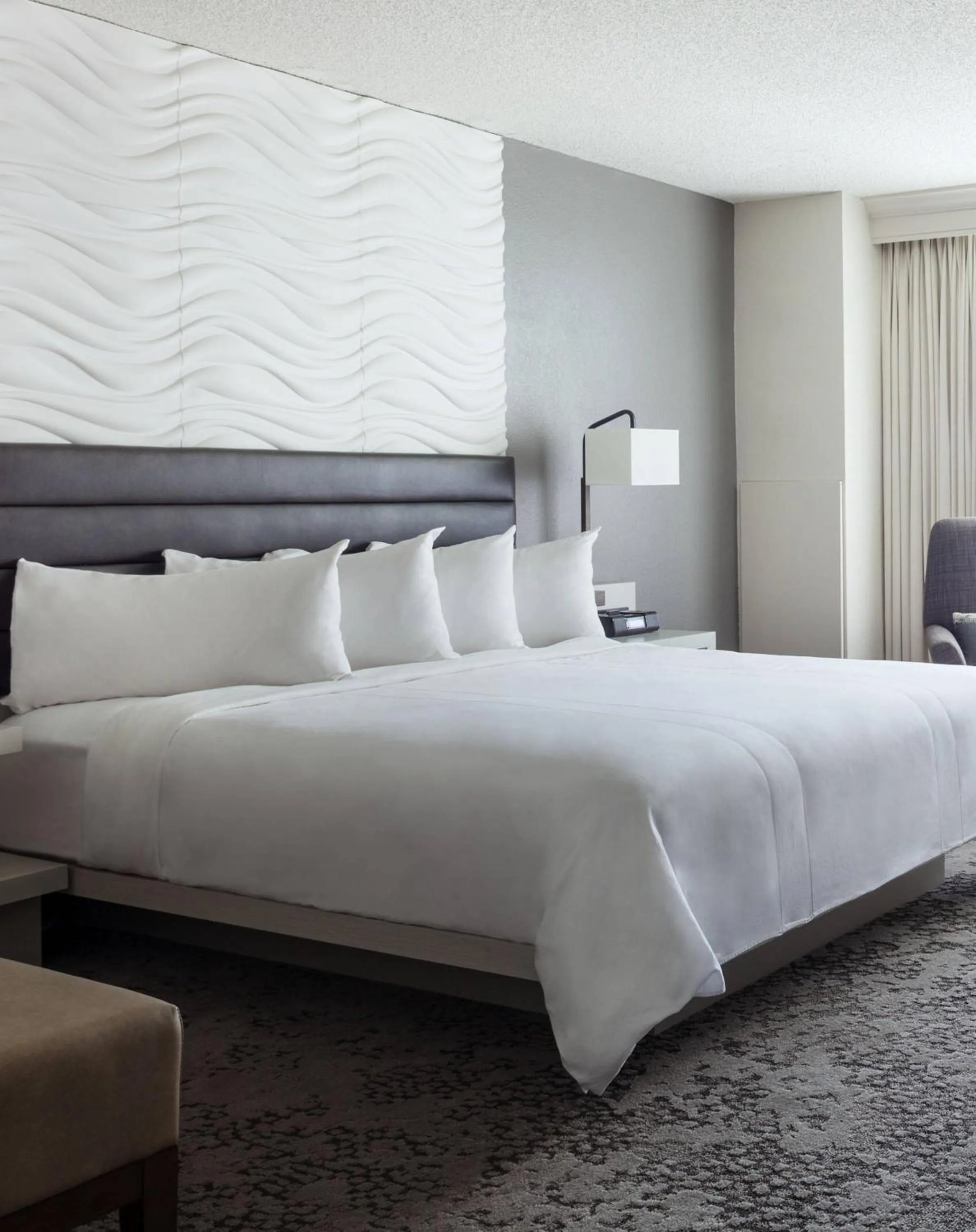 Bed in Fort Lauderdale Marriott North