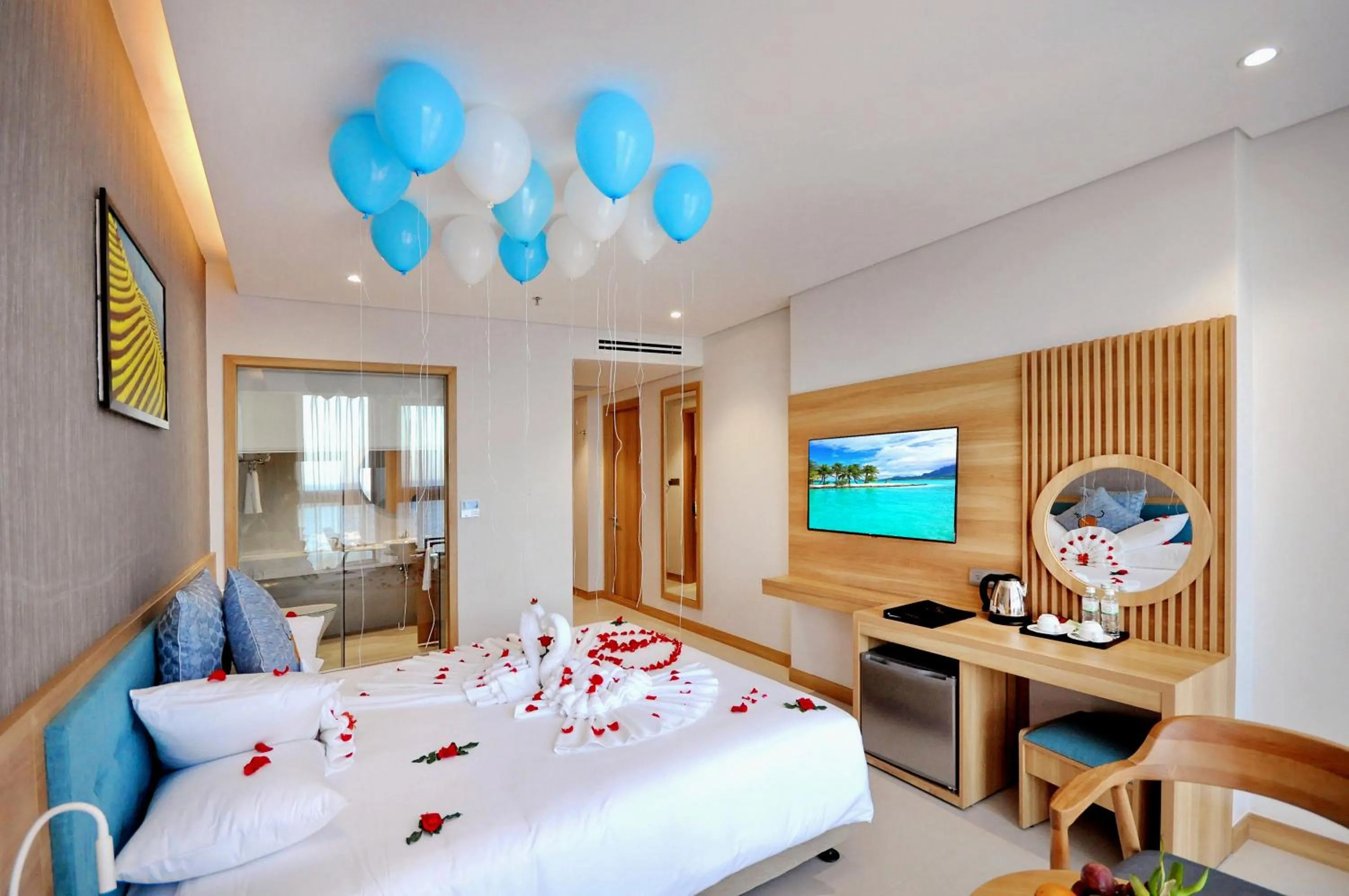 Photo of the whole room, Bed in Sun Kiss Hotel