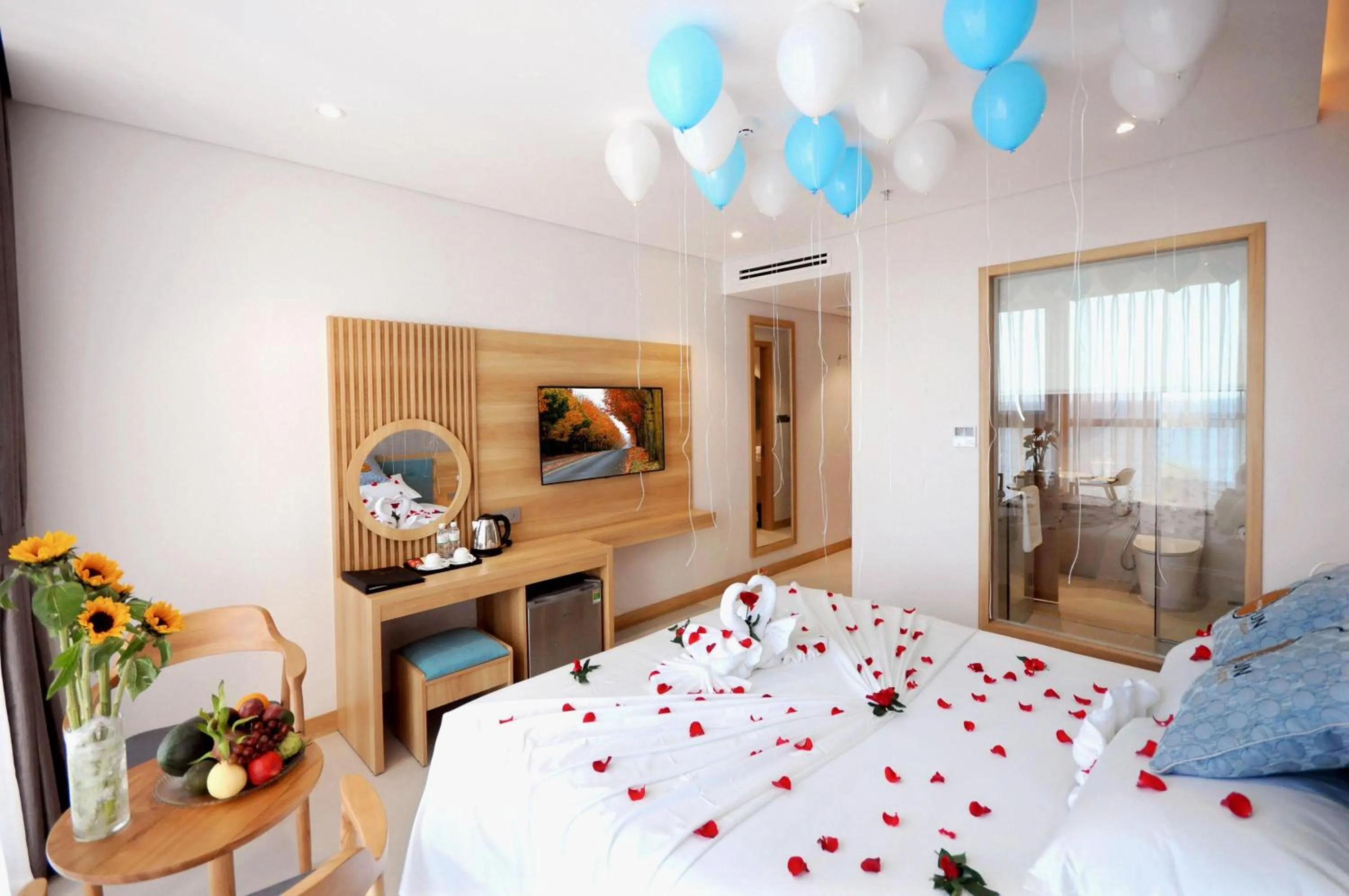 Photo of the whole room, Bed in Sun Kiss Hotel