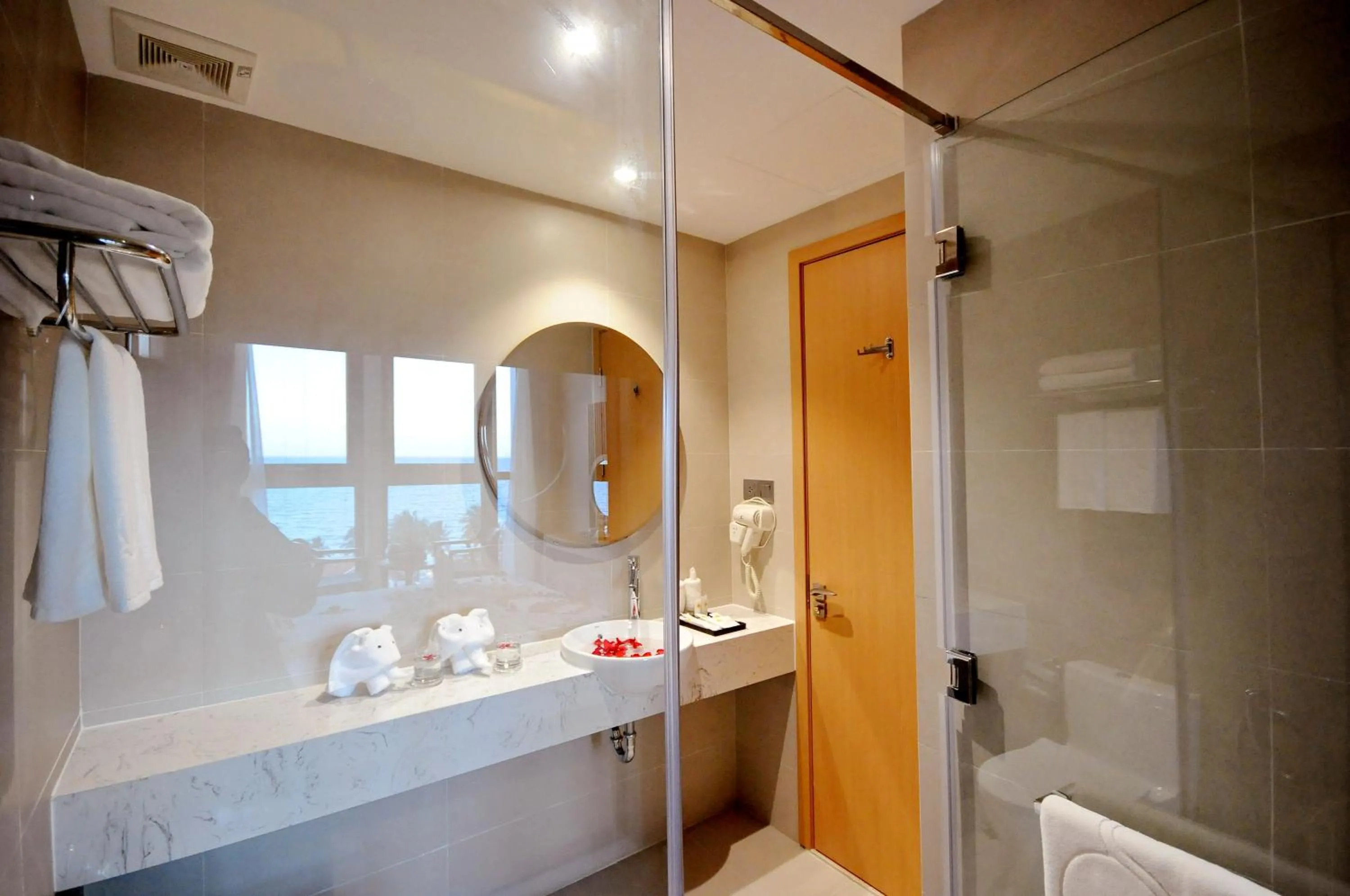 Bathroom in Sun Kiss Hotel